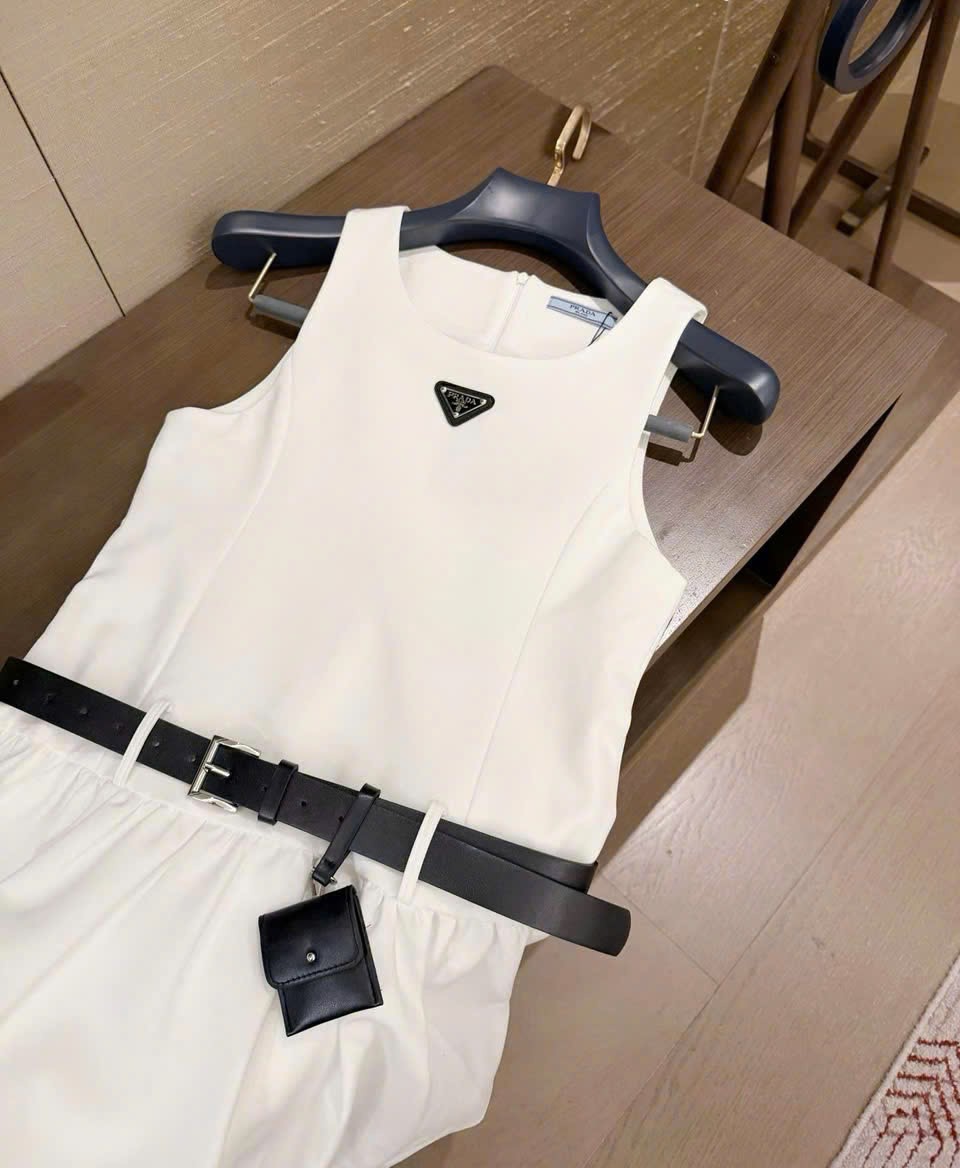 Áo đầm ba lỗ phối thắt lưng Prada 3