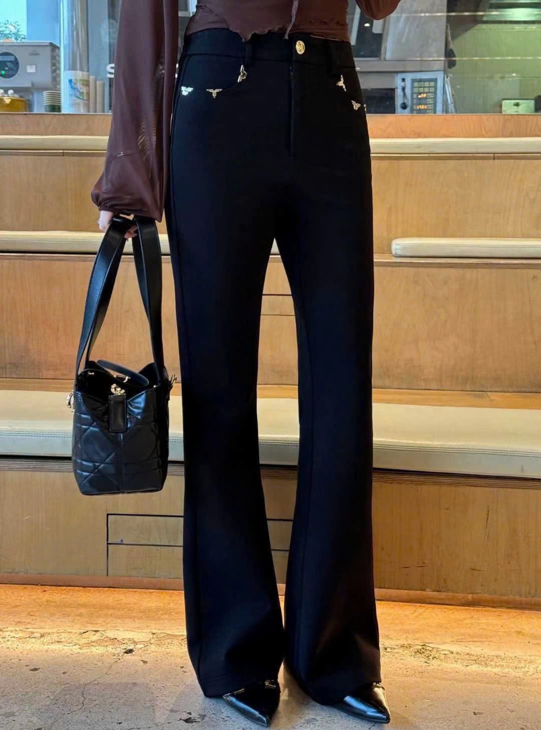 Quần đen nữ ống loe LV 2