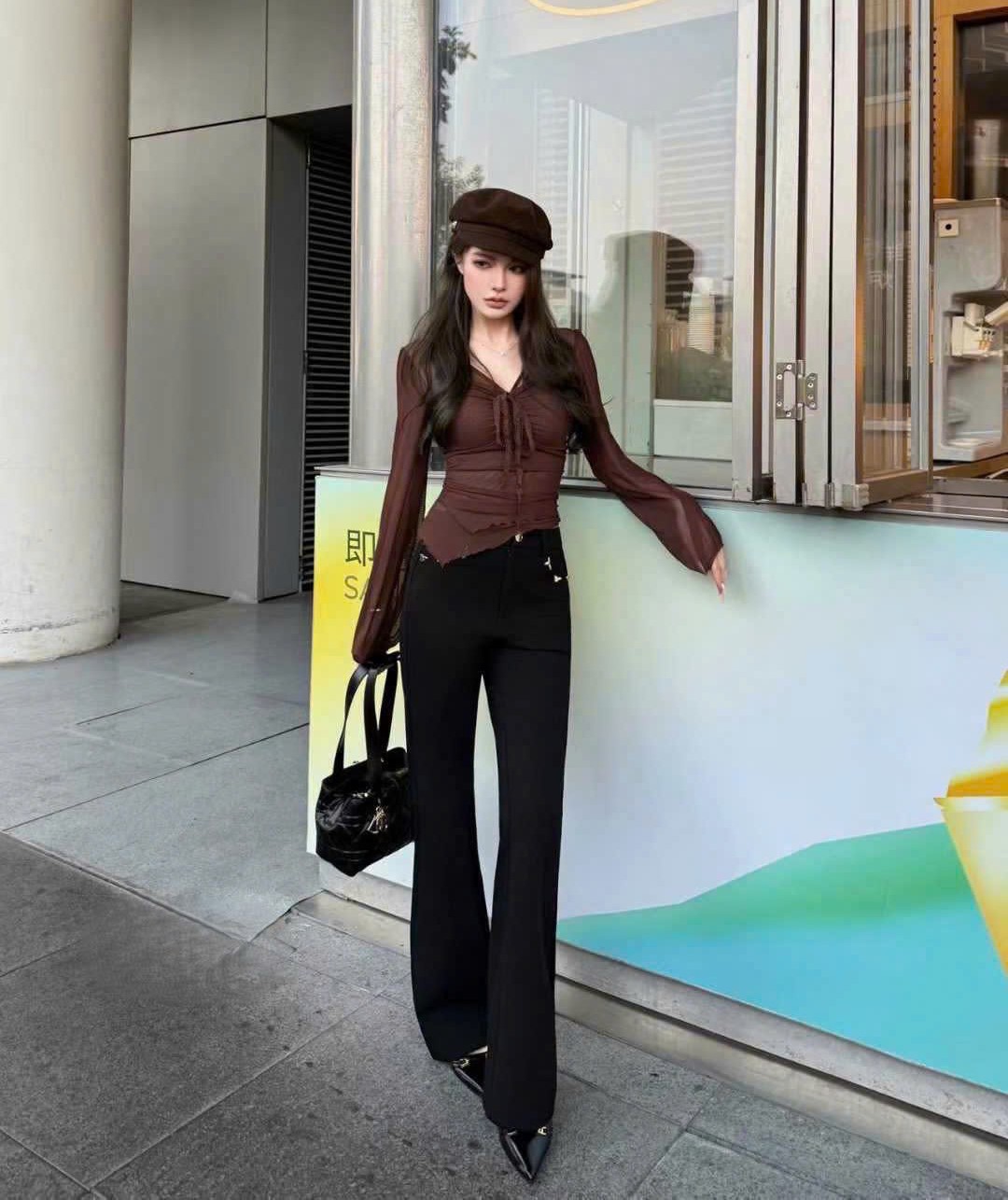 Quần đen nữ ống loe LV 5