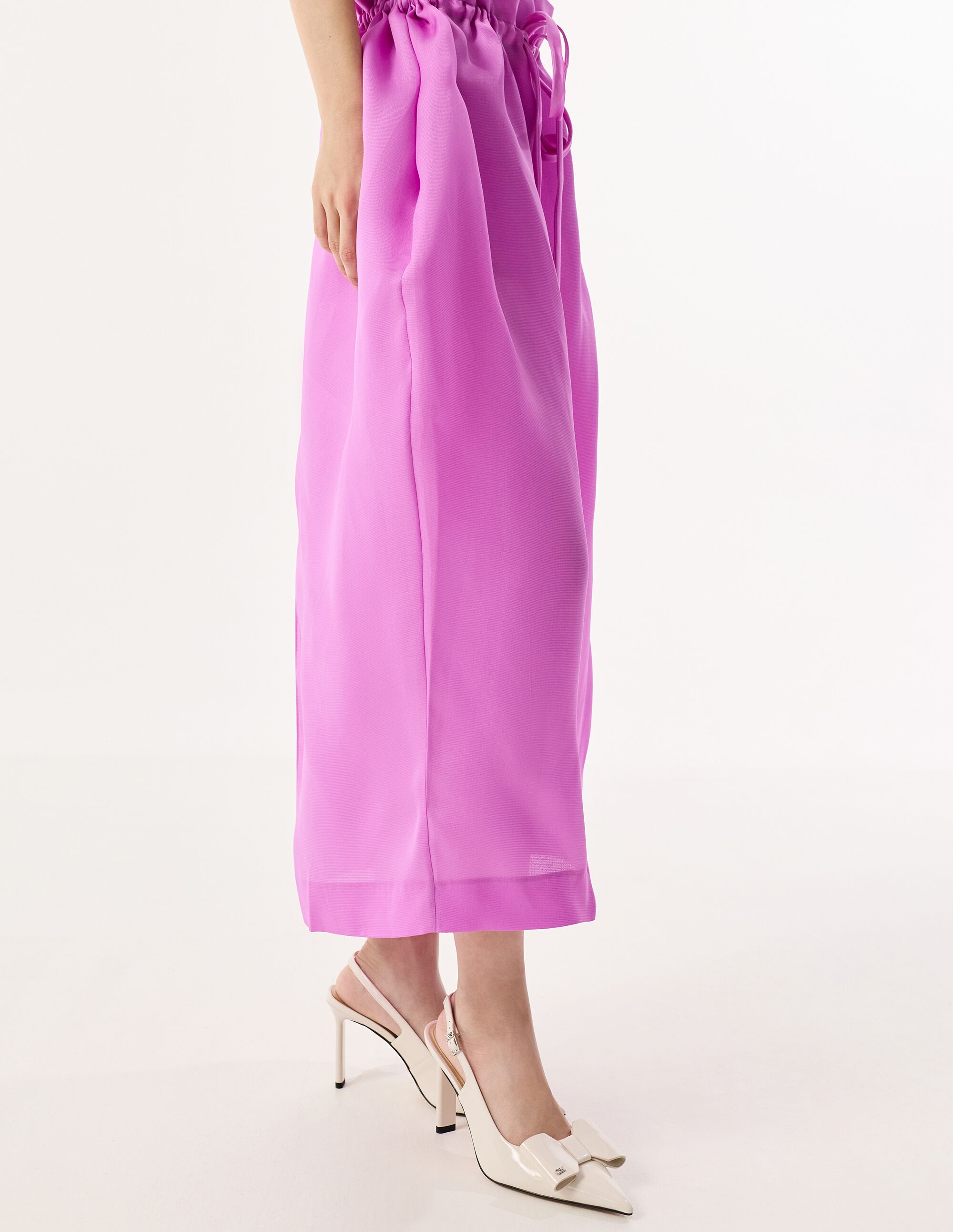 Giày CNK Charles Keith Sandals cao gót Lu Patent Leather Bow Blade-Heel Slingback Pumps Chalk 4