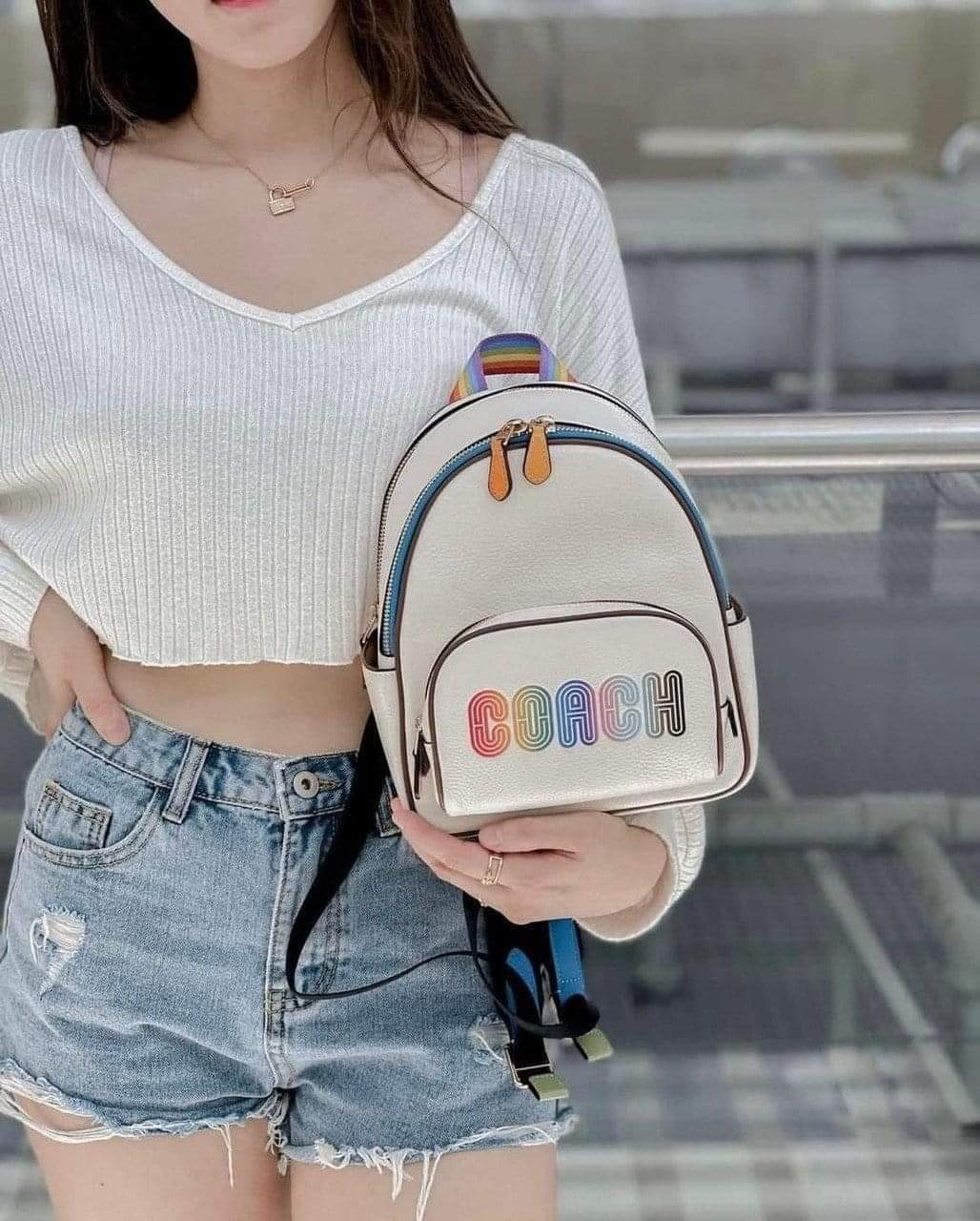 BALO HỌA TIẾT CẦU VỒNG COACH MINI COURT BACKPACK WITH RAINBOW 5