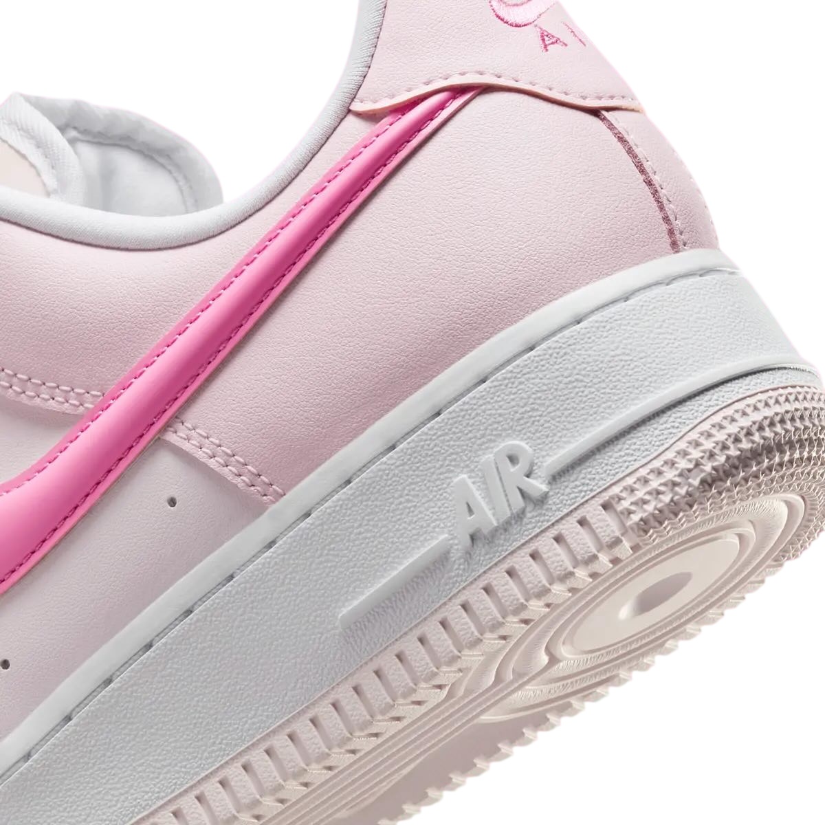 Giày Nike nữ Air Force 1 Low 07 LX Paw Print White Pink HM3696-661 1