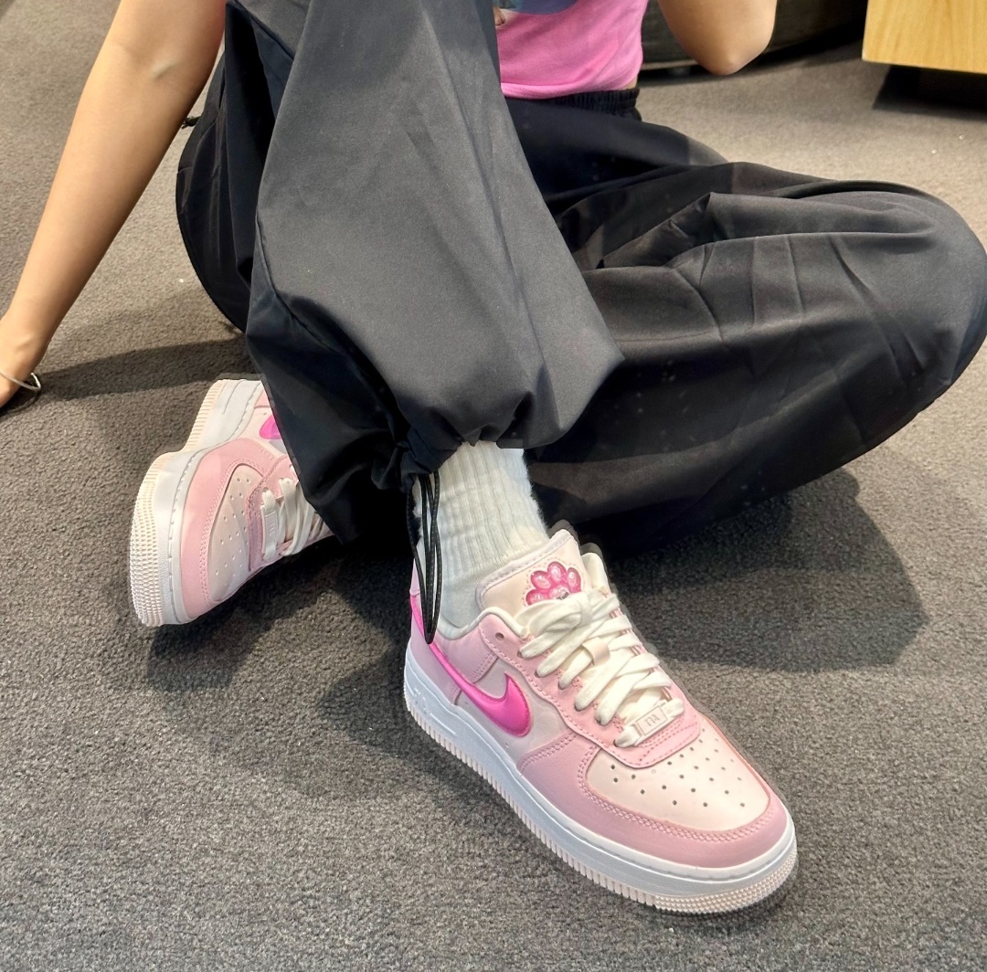 Giày Nike nữ Air Force 1 Low 07 LX Paw Print White Pink HM3696-661 11