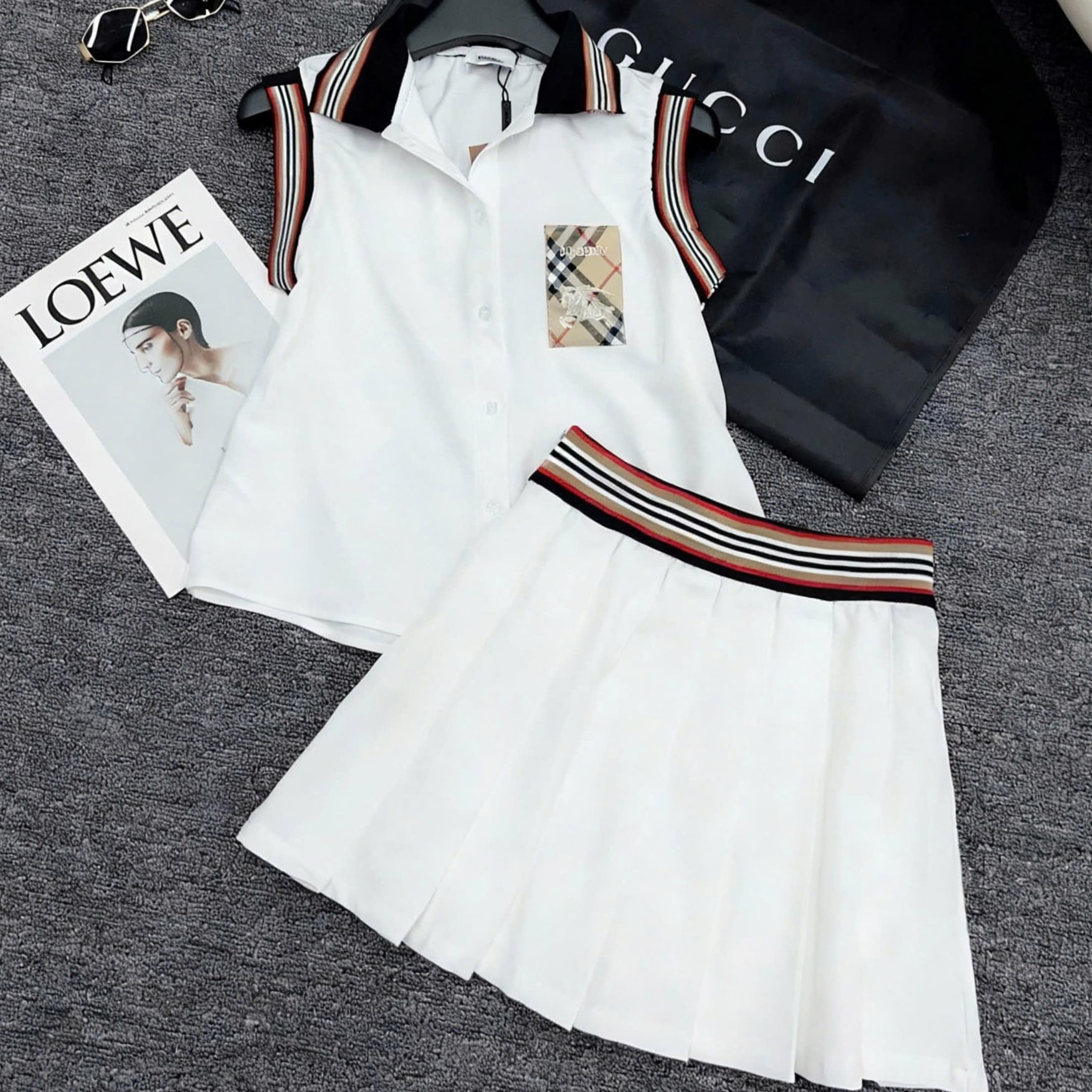 Set áo sát nách váy ngắn trắng nữ Burberry 2