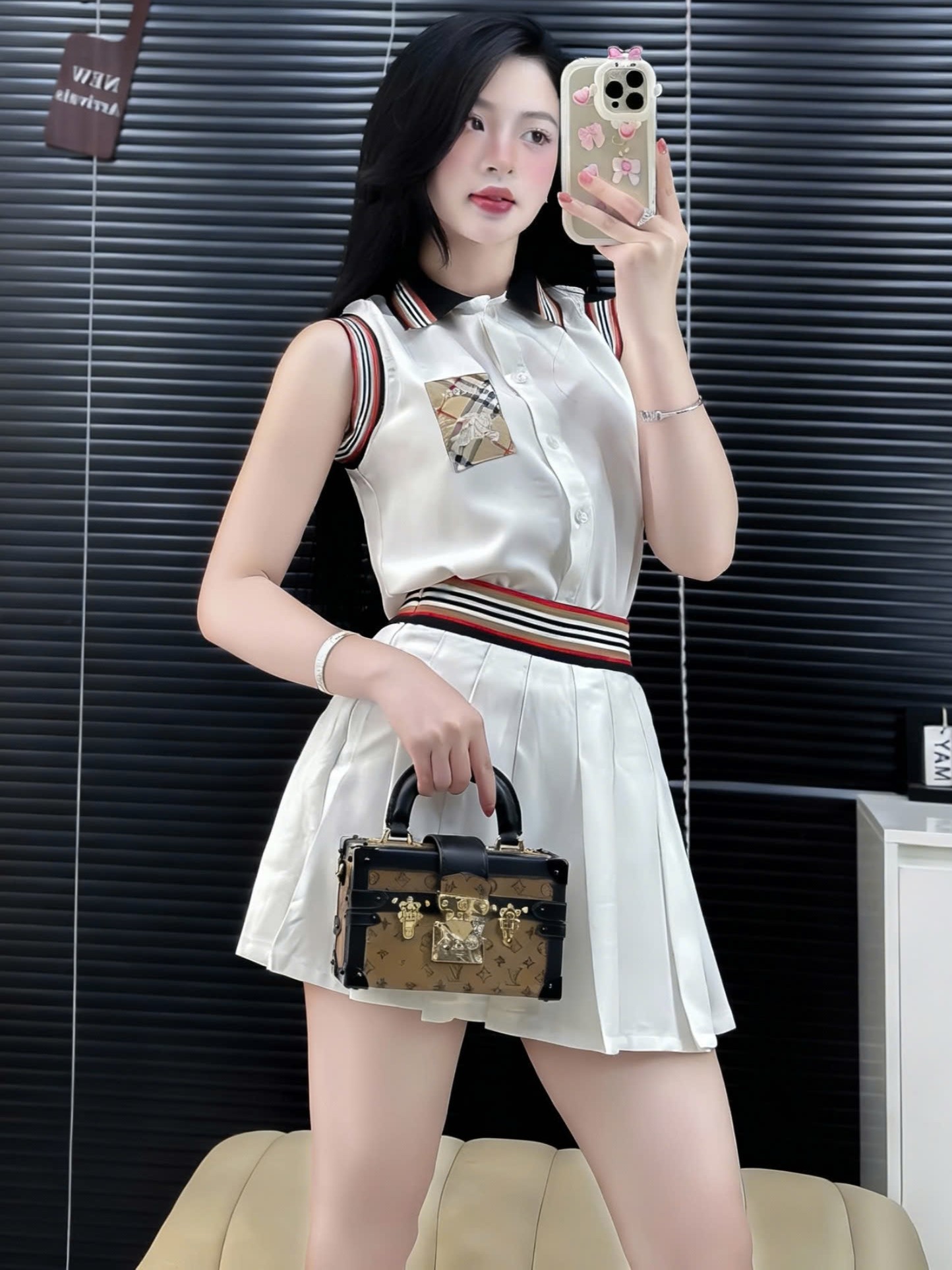 Set áo sát nách váy ngắn trắng nữ Burberry 6