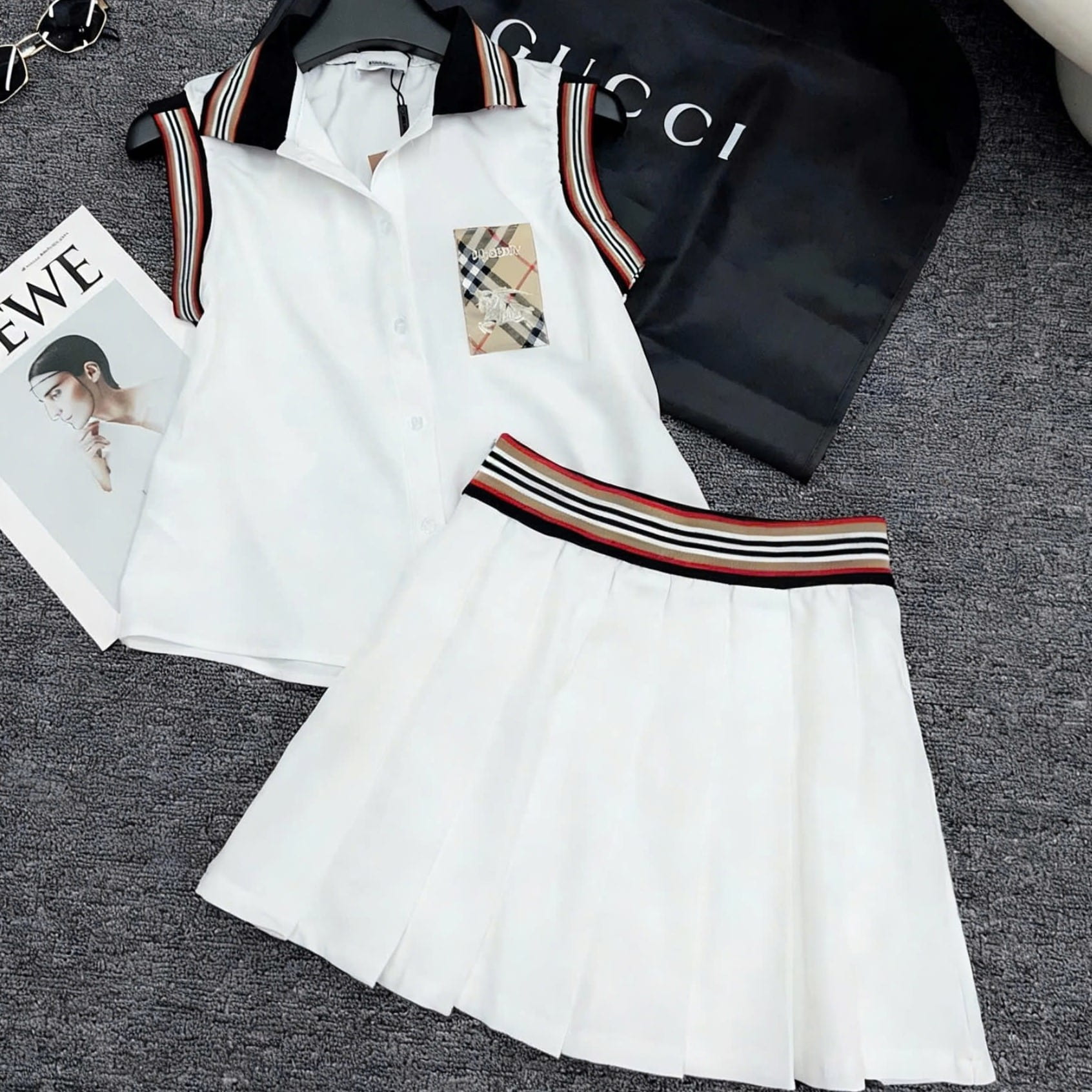 Set áo sát nách váy ngắn trắng nữ Burberry 7