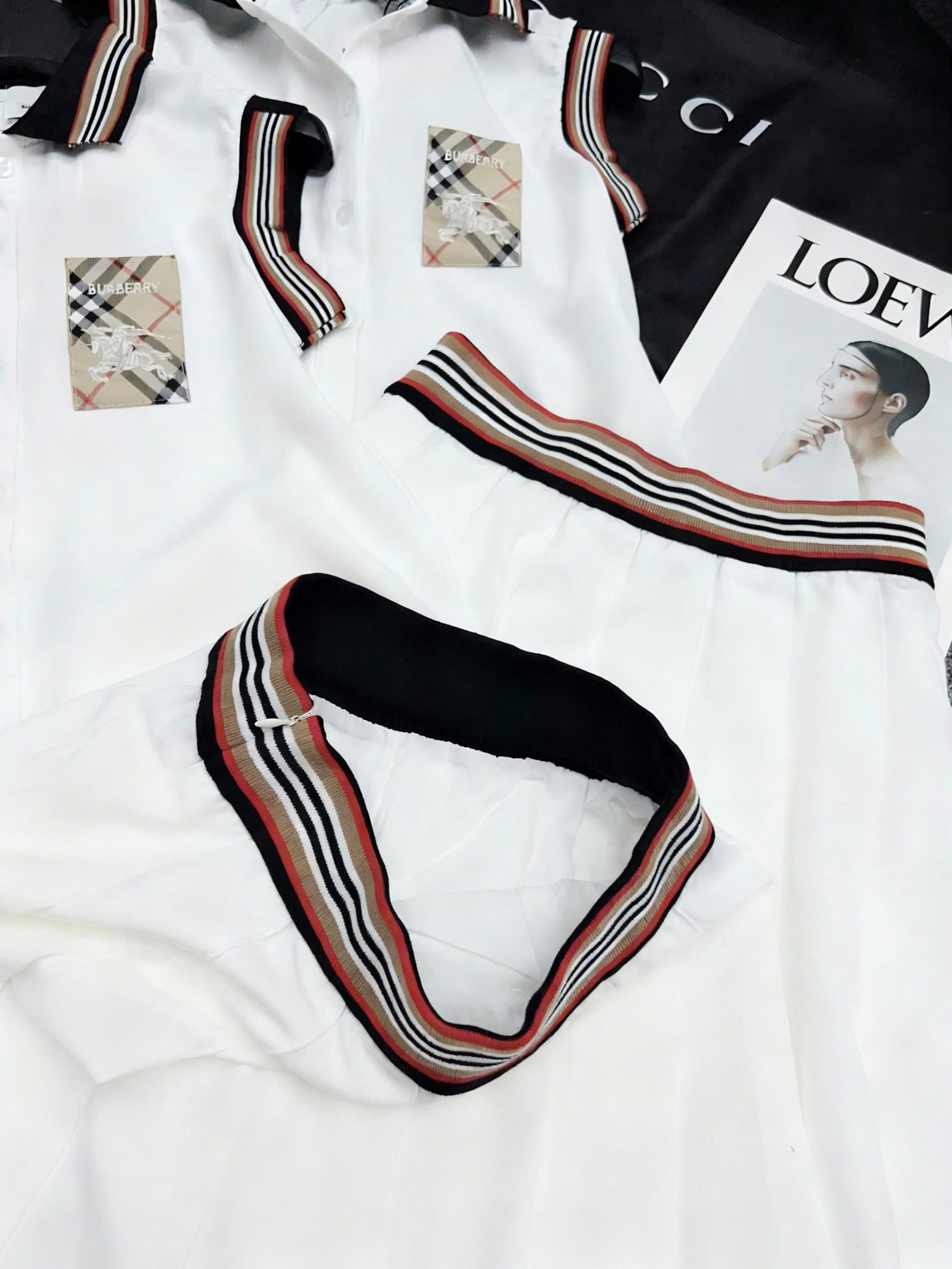 Set áo sát nách váy ngắn trắng nữ Burberry 10