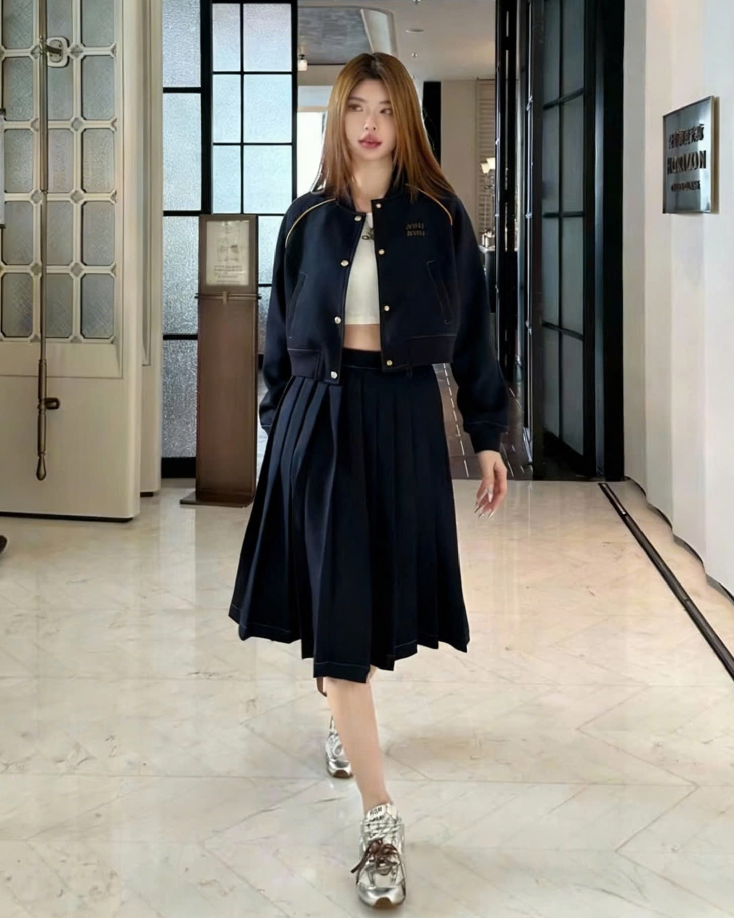 Set áo khoác váy dài xanh dương đậm Miu Miu 3