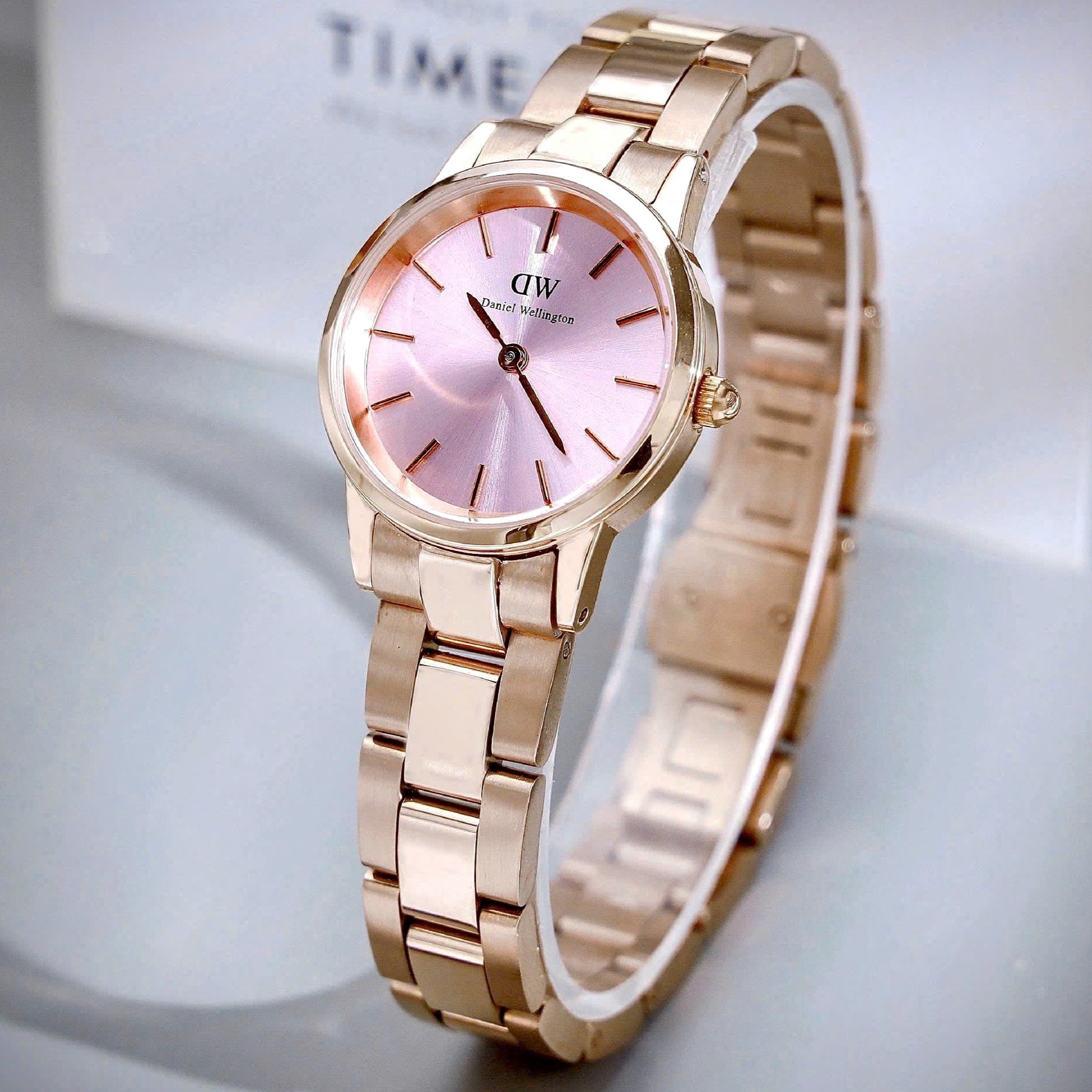 Đồng hồ nữ Daniel Wellington Iconic Link Melrose Light Pink Dial Watch DW00100369 10