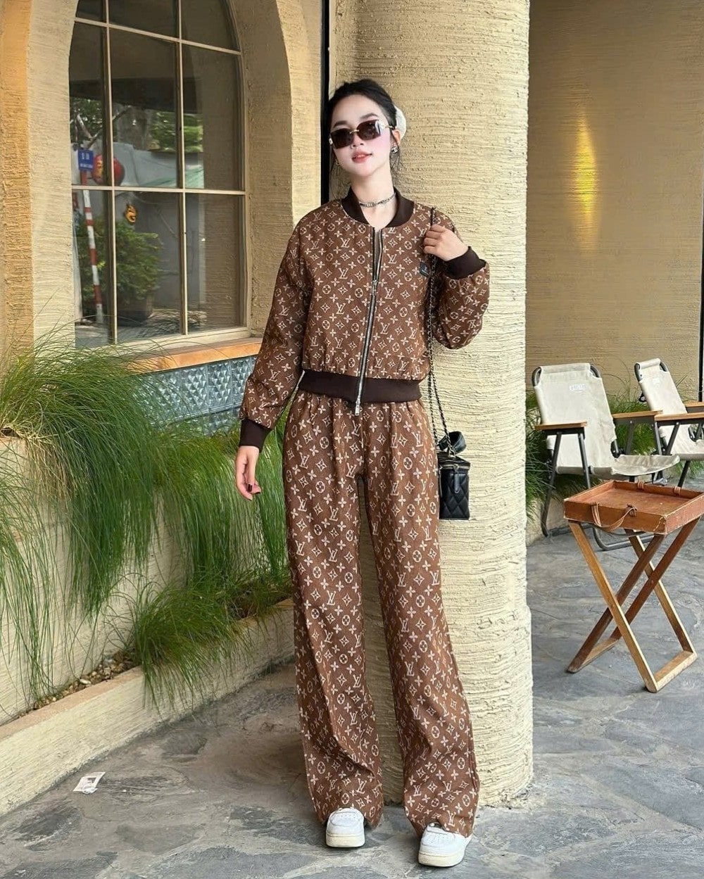 Set áo khoác quần dài suông nâu họa tiết hãng LV 6