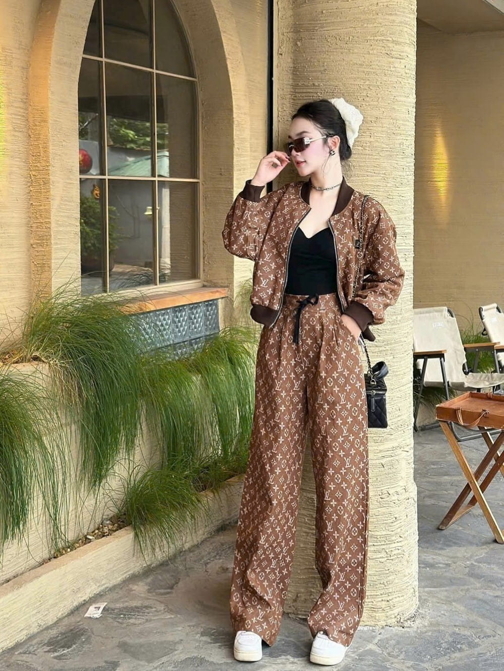 Set áo khoác quần dài suông nâu họa tiết hãng LV 7