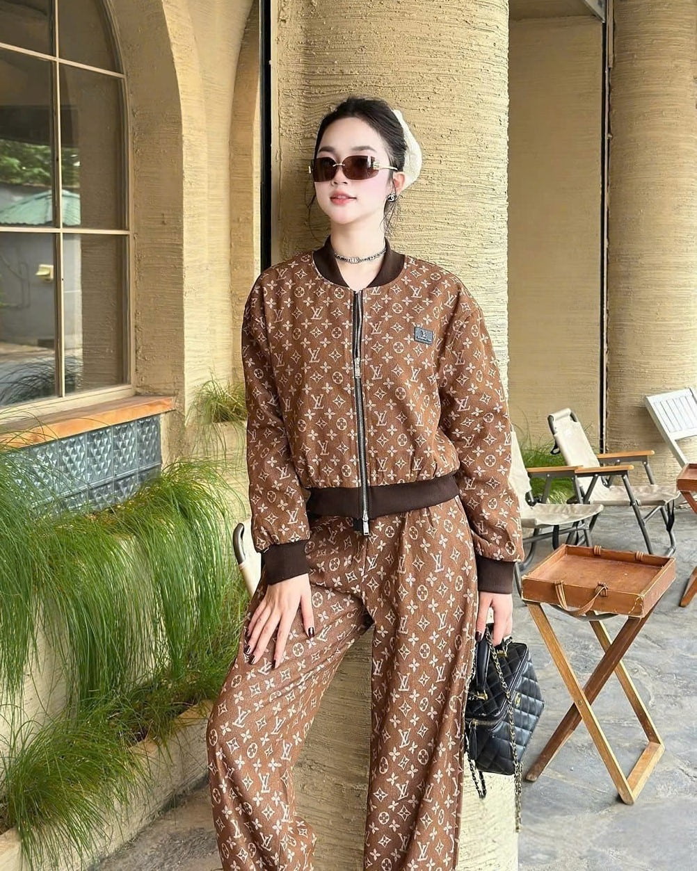 Set áo khoác quần dài suông nâu họa tiết hãng LV 10