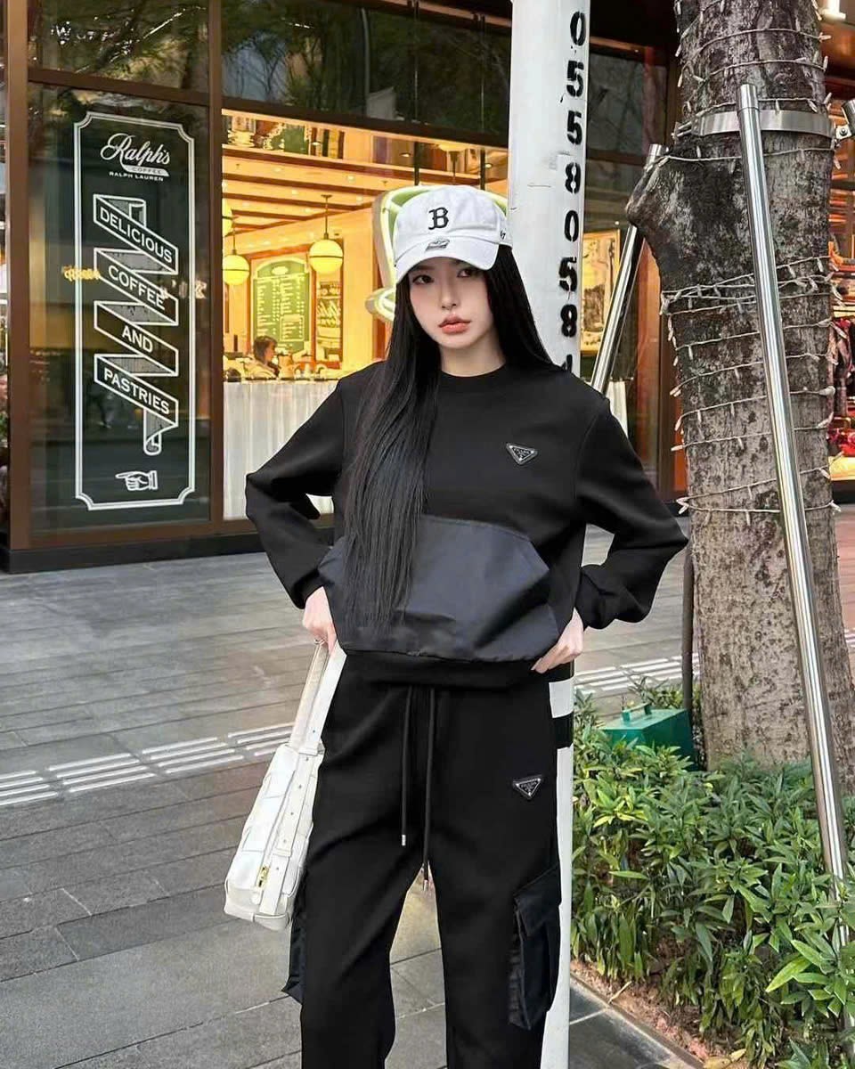 Set bộ xám đen nỉ Prada 3