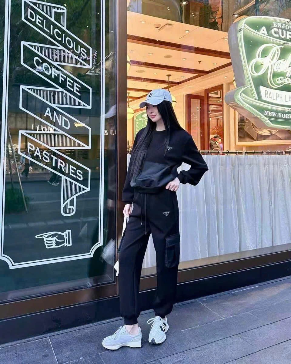 Set bộ xám đen nỉ Prada 6