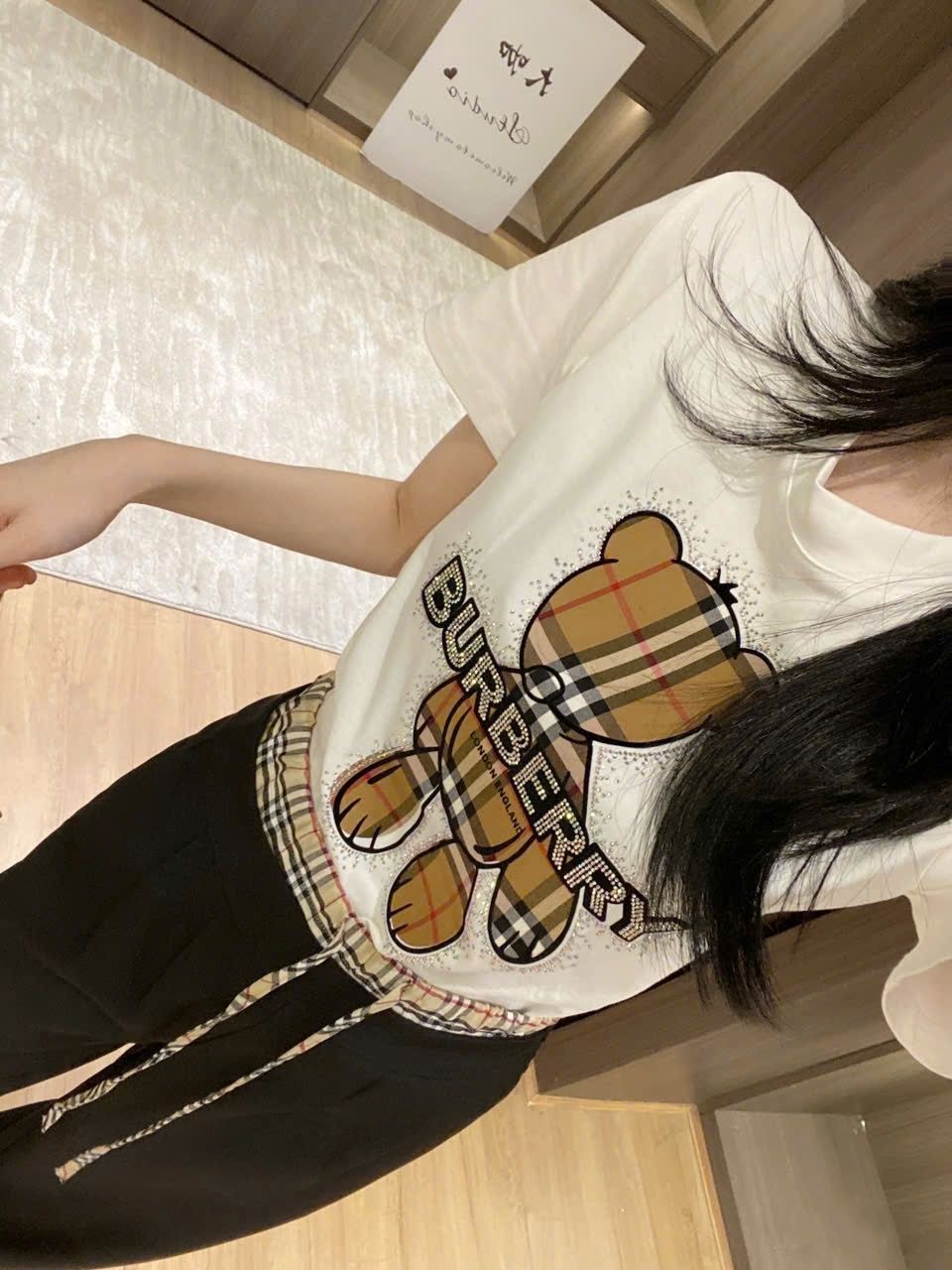 Set áo thun in gấu teddy quần dài Burberry 1