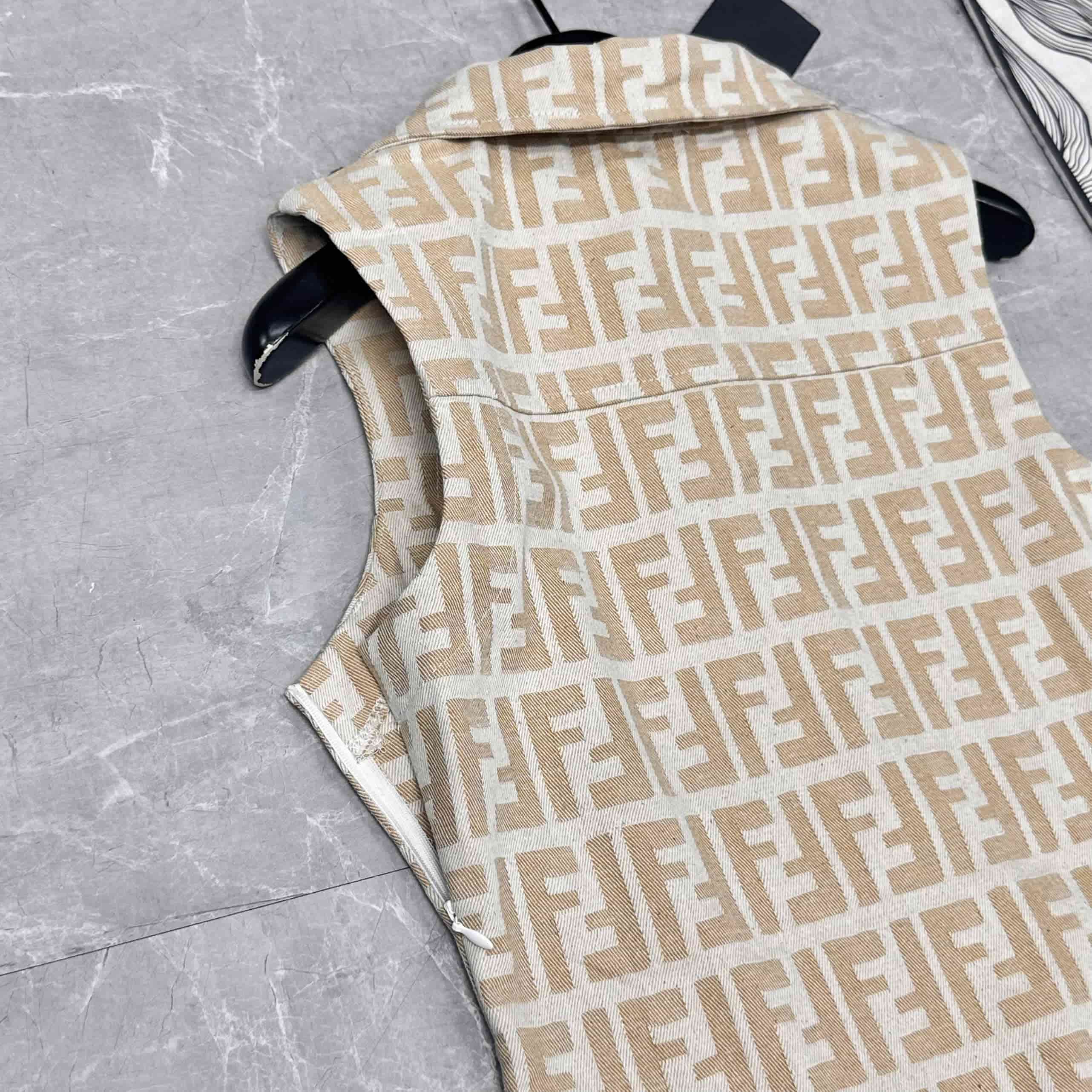 Đầm nữ cổ polo fendi 8