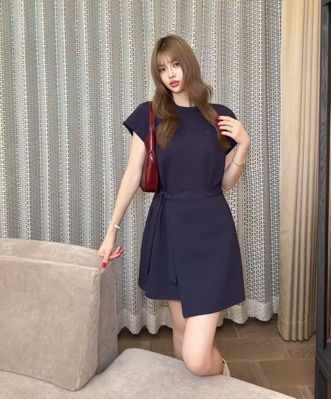 Đầm thun nữ Gucci thắt đai màu xanh coban 11