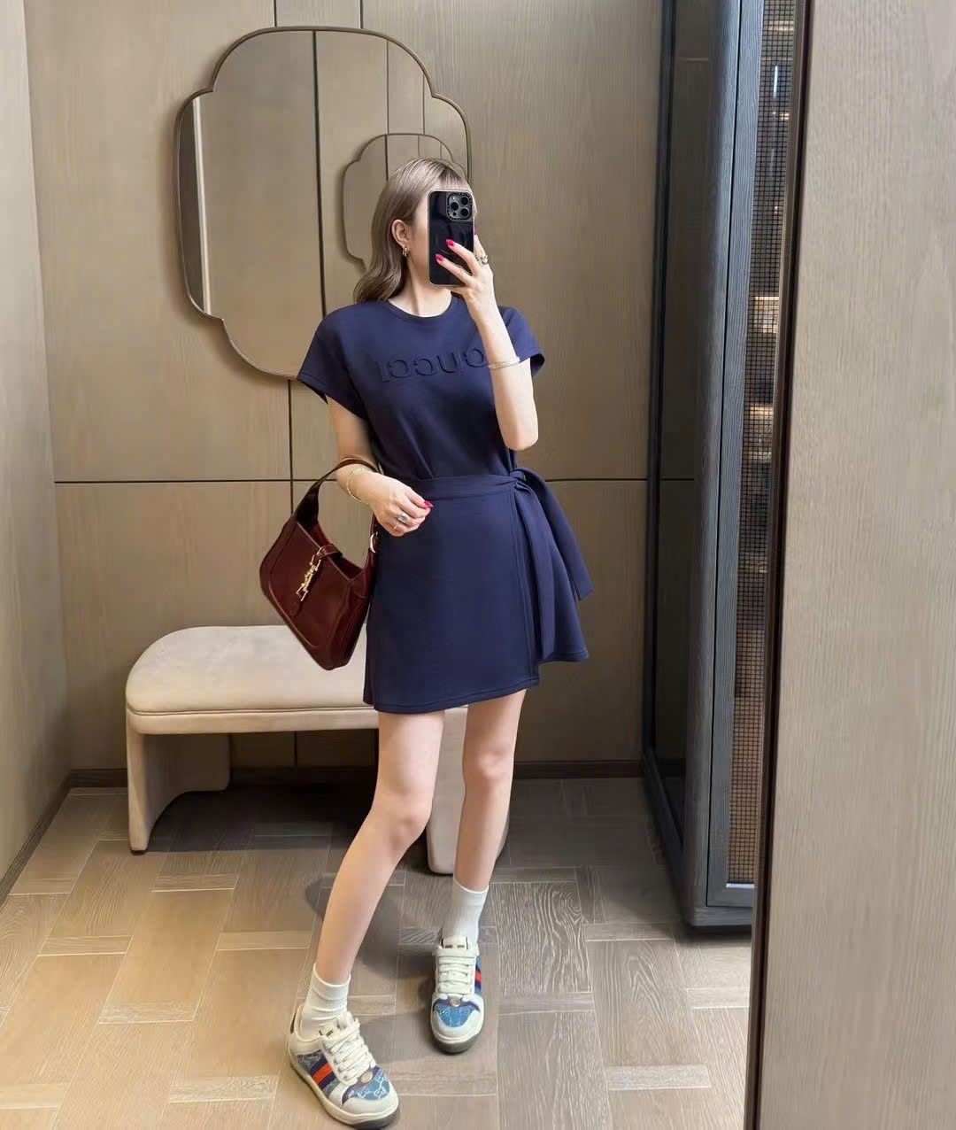 Đầm thun nữ Gucci thắt đai màu xanh coban 10