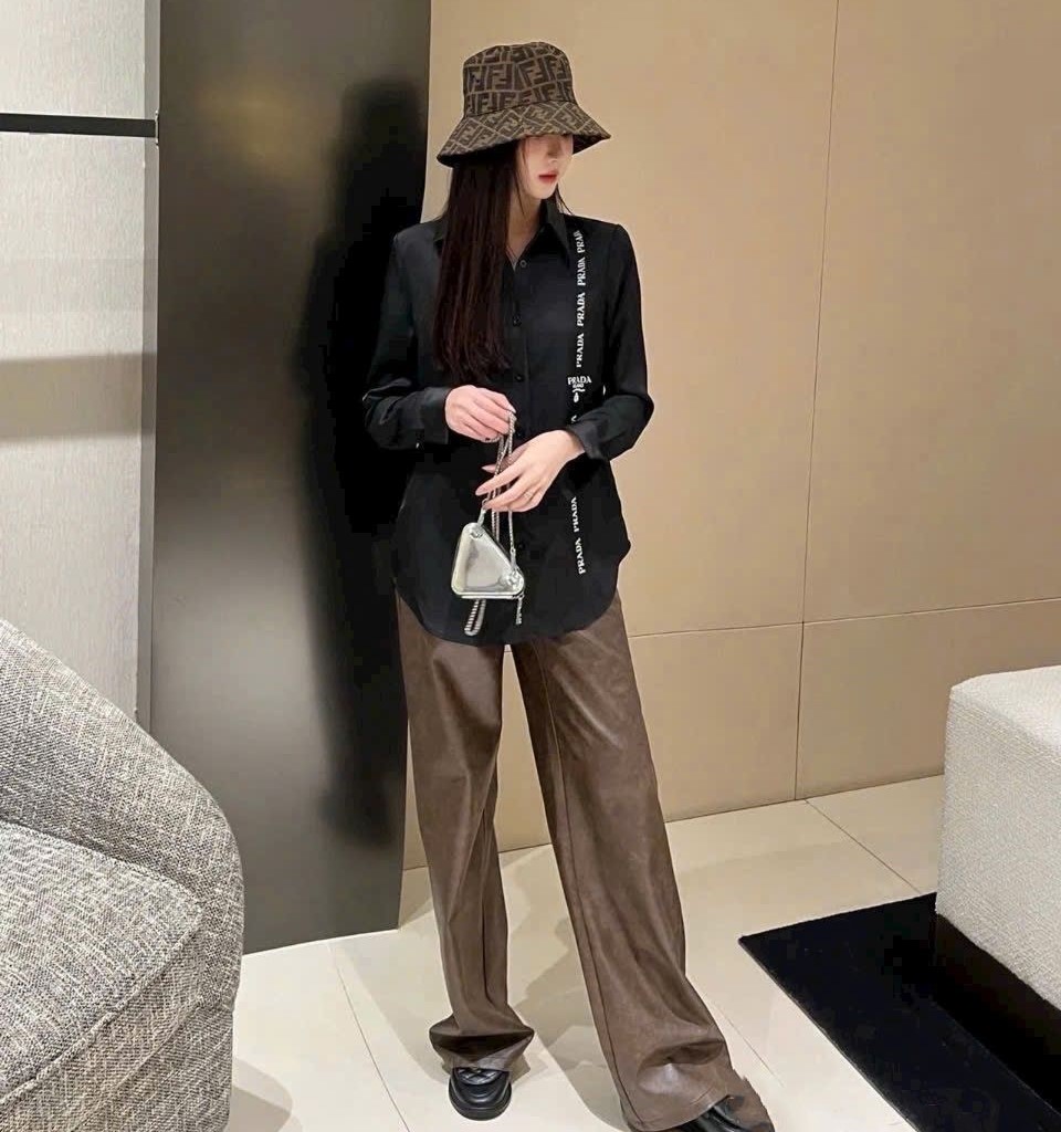 Áo sơ mi lụa nữ màu đen Prada 4