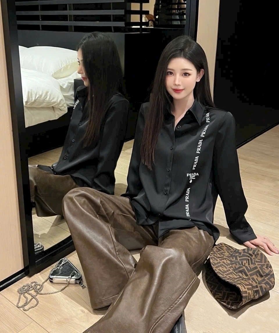 Áo sơ mi lụa nữ màu đen Prada 3