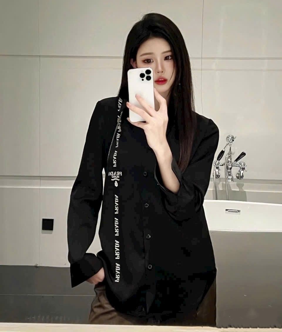 Áo sơ mi lụa nữ màu đen Prada 9
