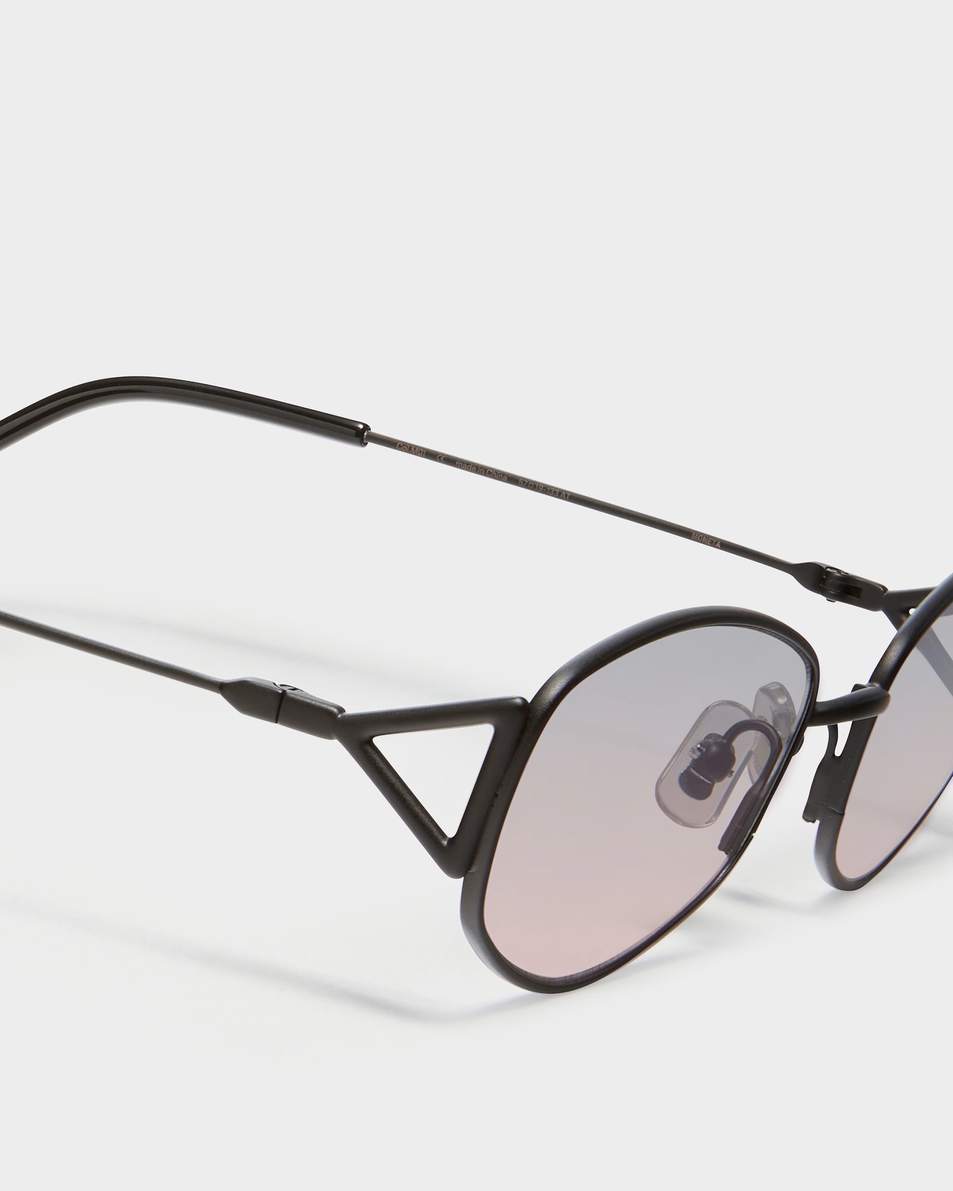 Kính mát Gentle Monster Moneta M01 Oval Acetate Frame 3