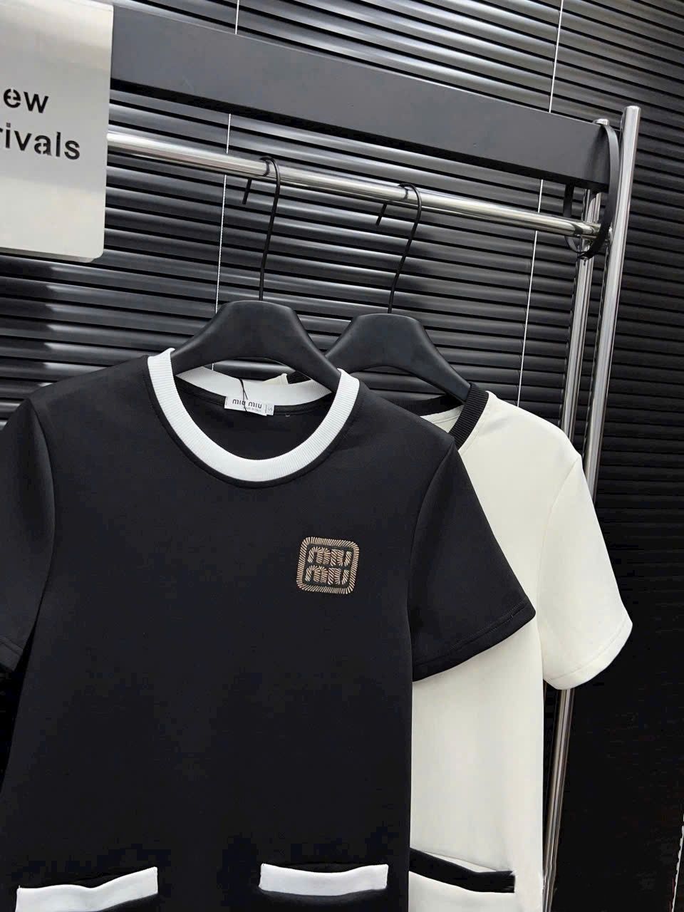 Đầm nữ Miu Miu cổ tròn dáng suông 1
