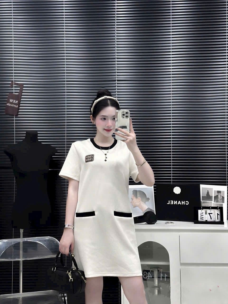 Đầm nữ Miu Miu cổ tròn dáng suông 7