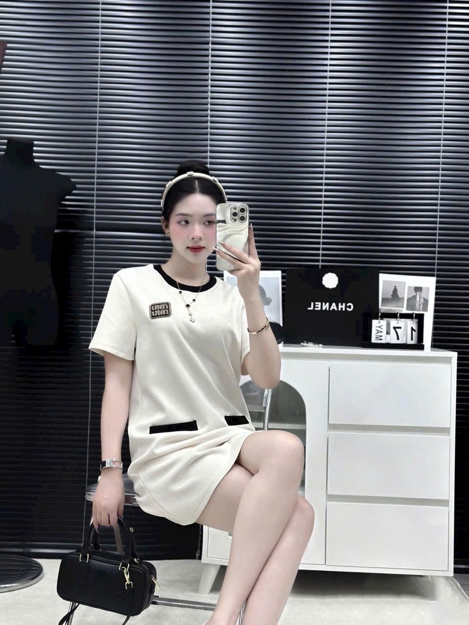 Đầm nữ Miu Miu cổ tròn dáng suông 11