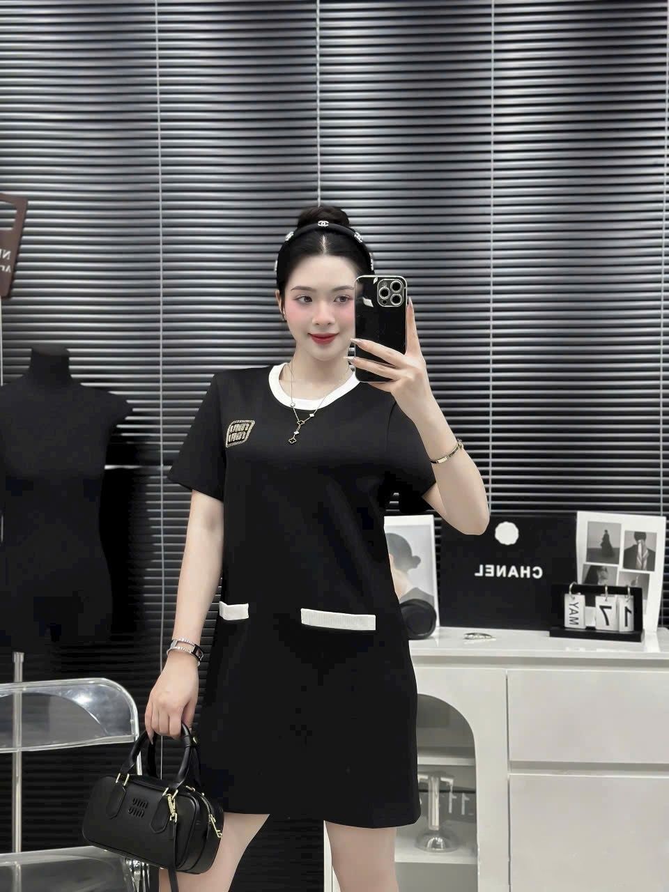 Đầm nữ Miu Miu cổ tròn dáng suông 14