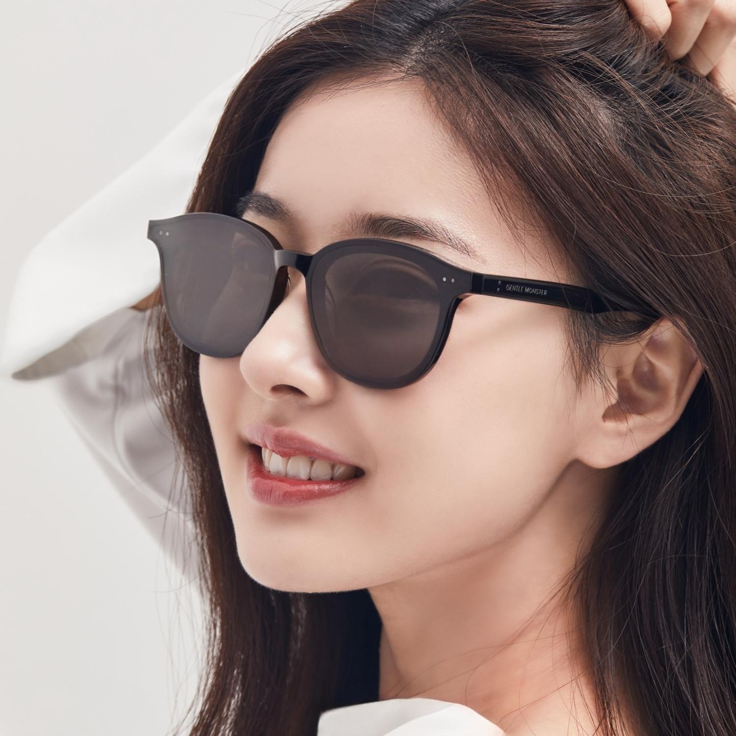 Mắt kính Gentle Monster Lang 01 Black Lenses Round Acetate Frame 17