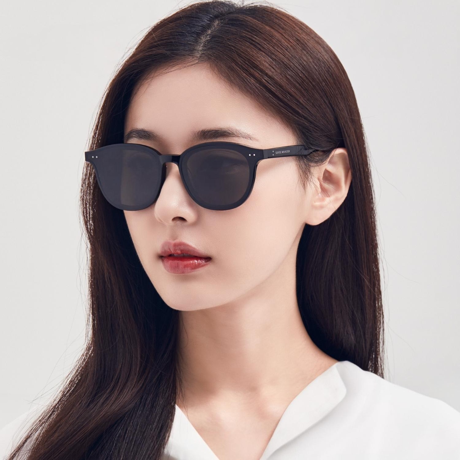 Mắt kính Gentle Monster Lang 01 Black Lenses Round Acetate Frame 23