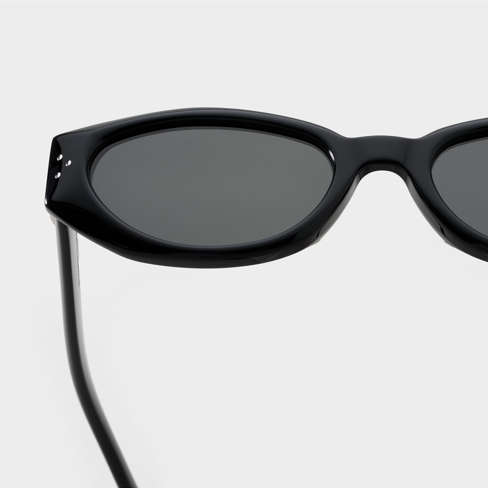 Kính mát Gentle Monster Dada 01 Black Lenses Butterfly Shape Black Acetate Frame 17