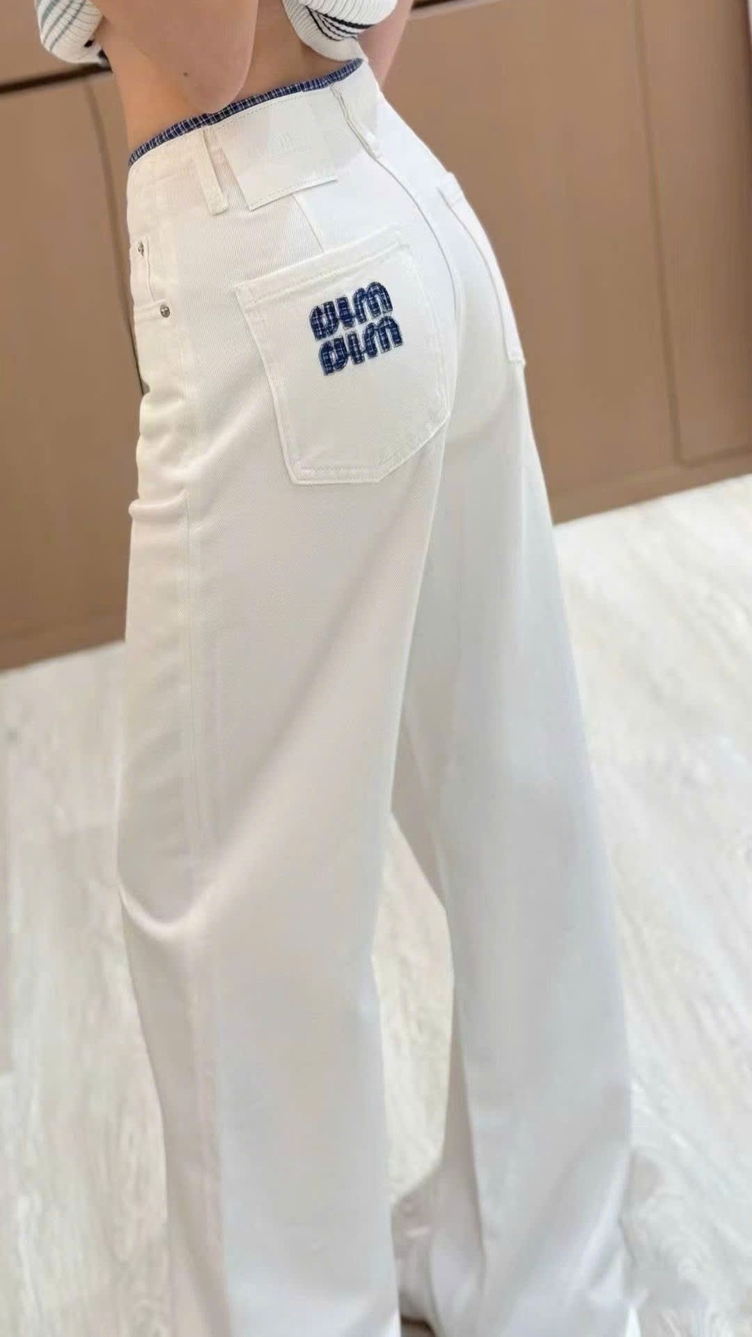 Quần suông dài Miu Miu màu trắng 2