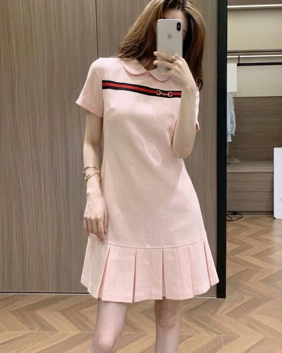 Áo đầm thun có cổ trắng và hồng phấn Gucci 2