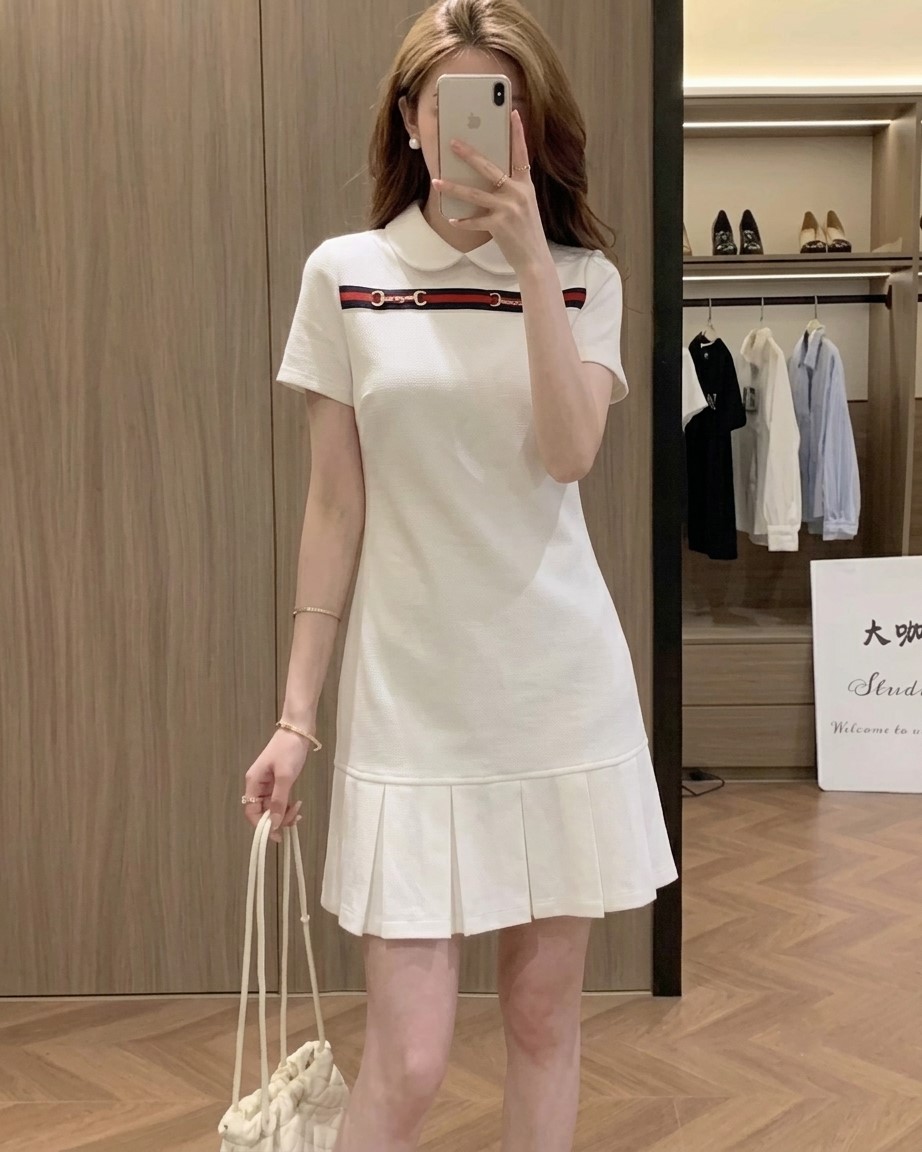 Áo đầm thun có cổ trắng và hồng phấn Gucci 10