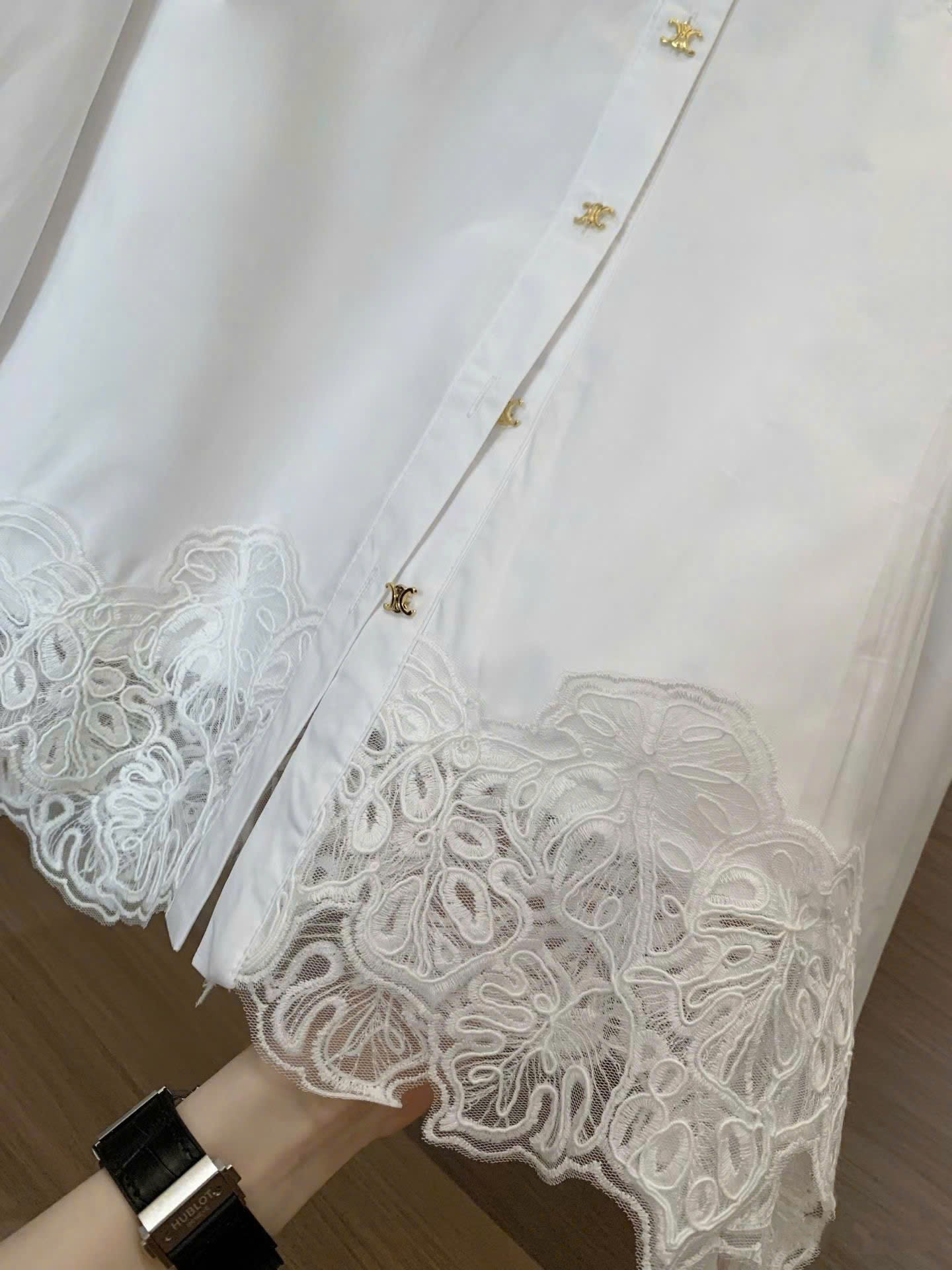 Áo sơ mi trắng phối ren tay dài Celine 6