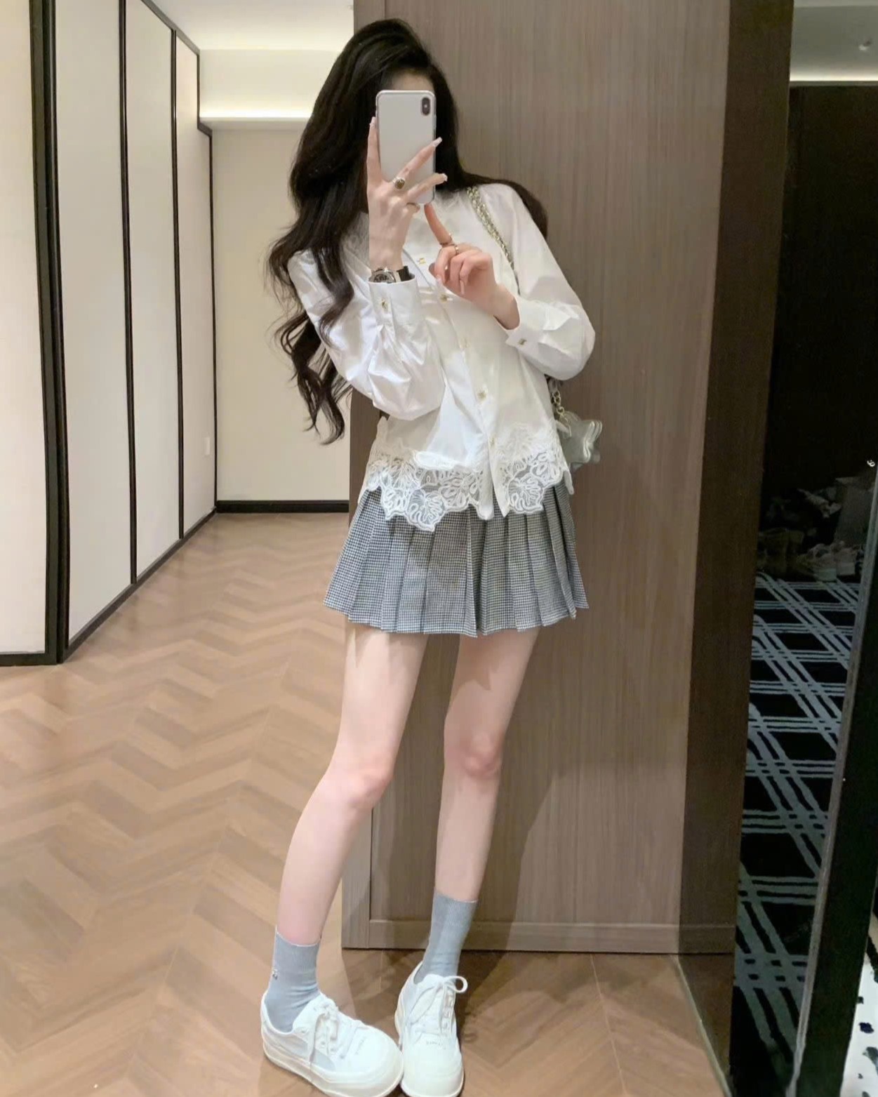 Áo sơ mi trắng phối ren tay dài Celine 5
