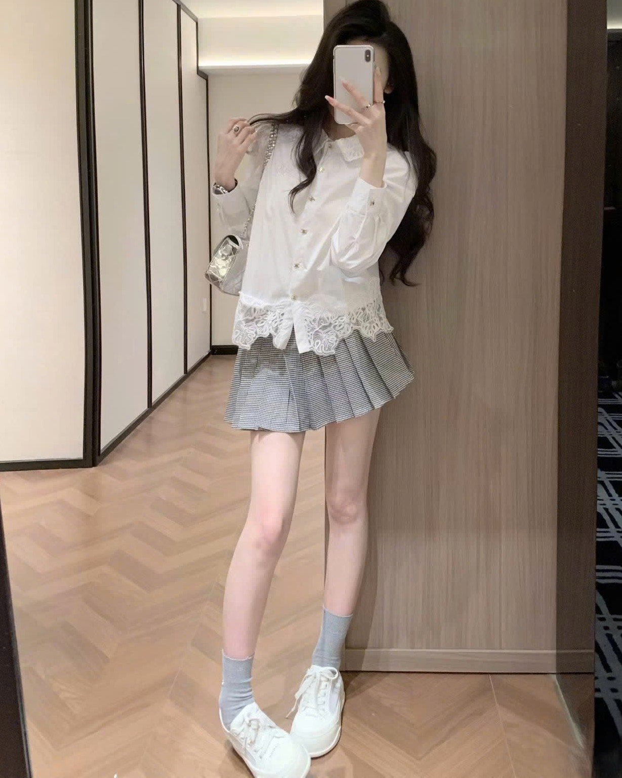 Áo sơ mi trắng phối ren tay dài Celine 11