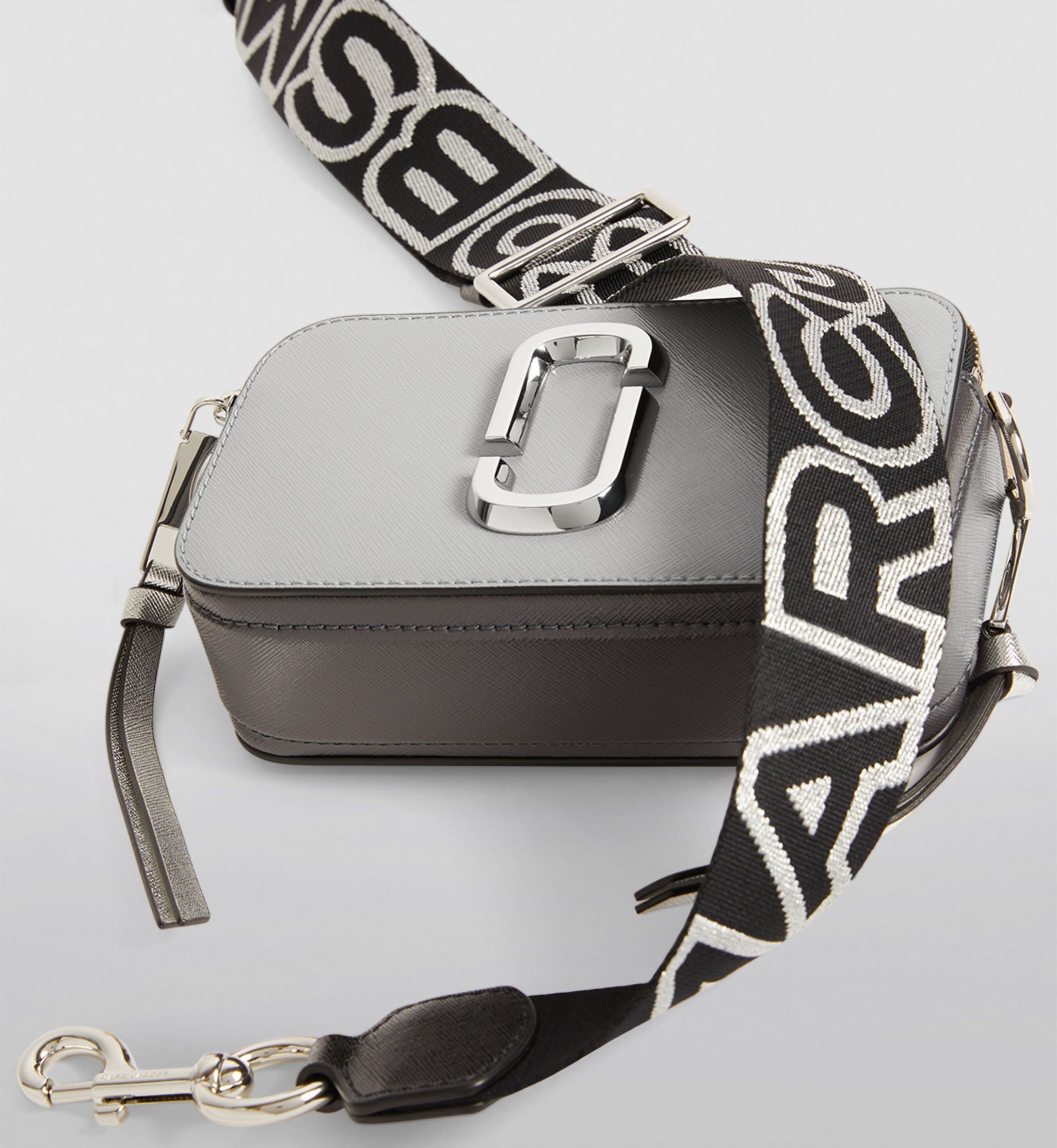 Túi đeo chéo nữ Marc Jacobs màu xám The Snapshot Crossbody Bag In Wolf Grey Multi 2