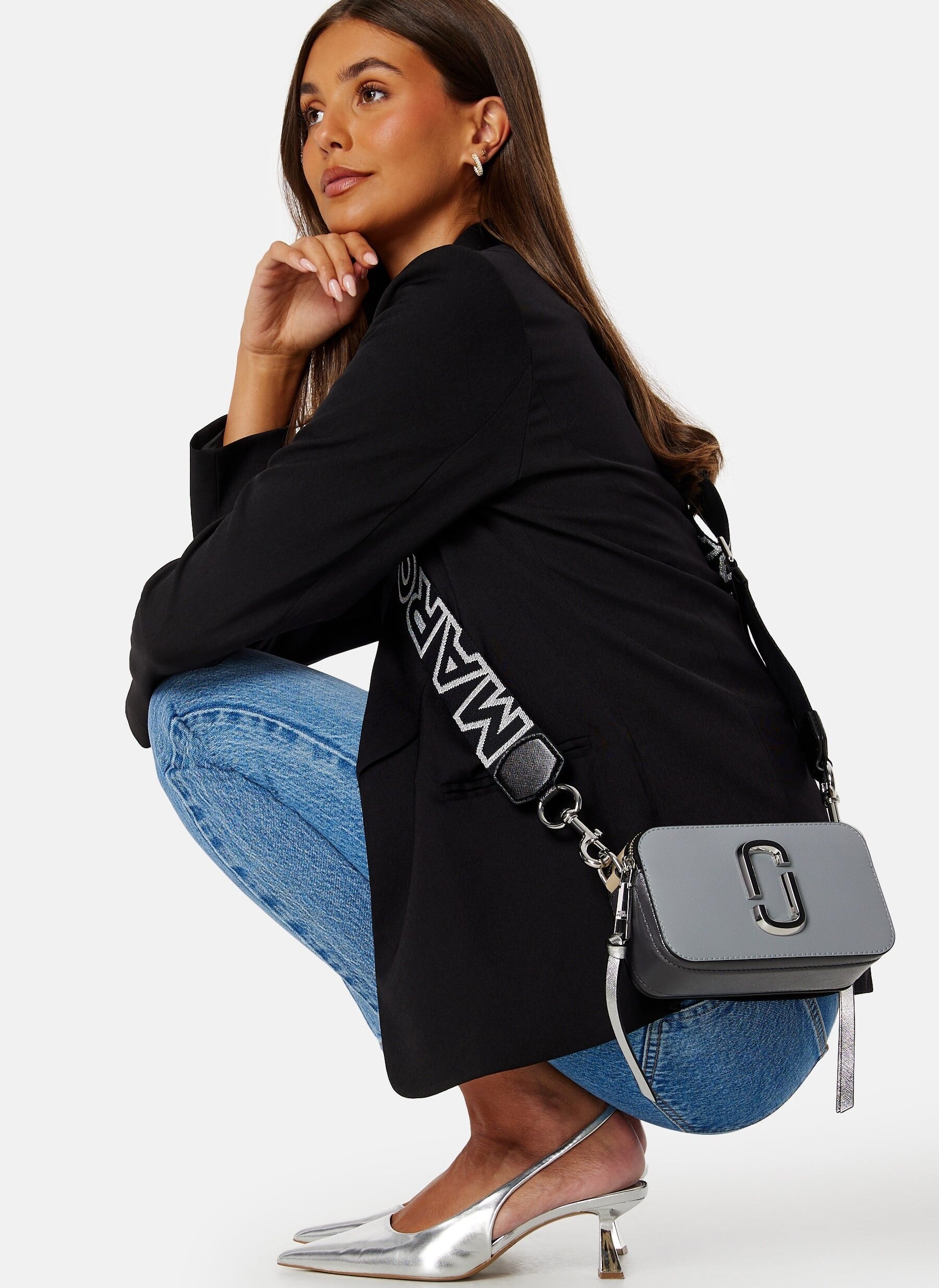 Túi đeo chéo nữ Marc Jacobs màu xám The Snapshot Crossbody Bag In Wolf Grey Multi 10