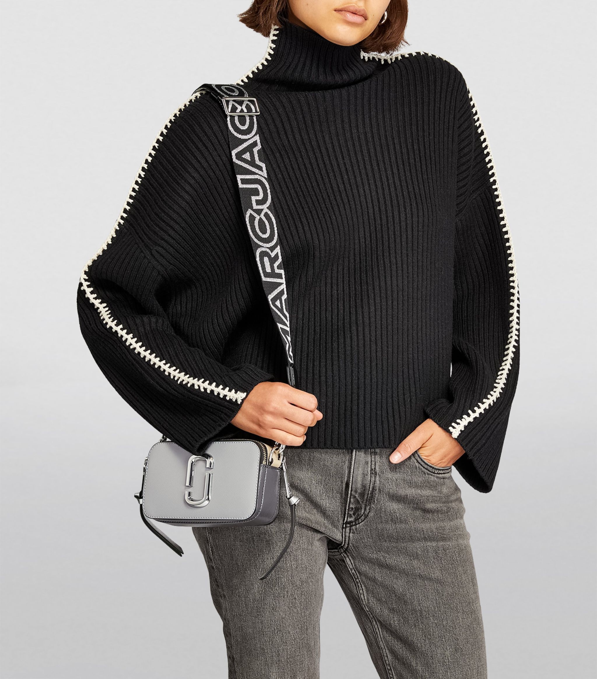 Túi đeo chéo nữ Marc Jacobs màu xám The Snapshot Crossbody Bag In Wolf Grey Multi 20