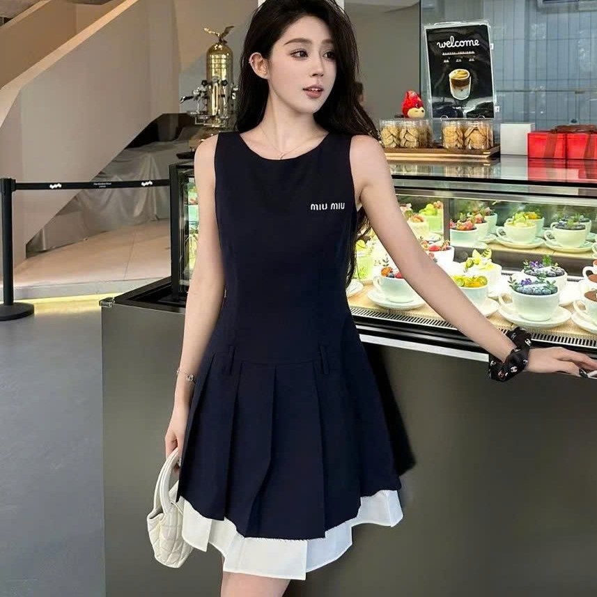 Áo đầm sát nách đen phối viền trắng Miu Miu 1