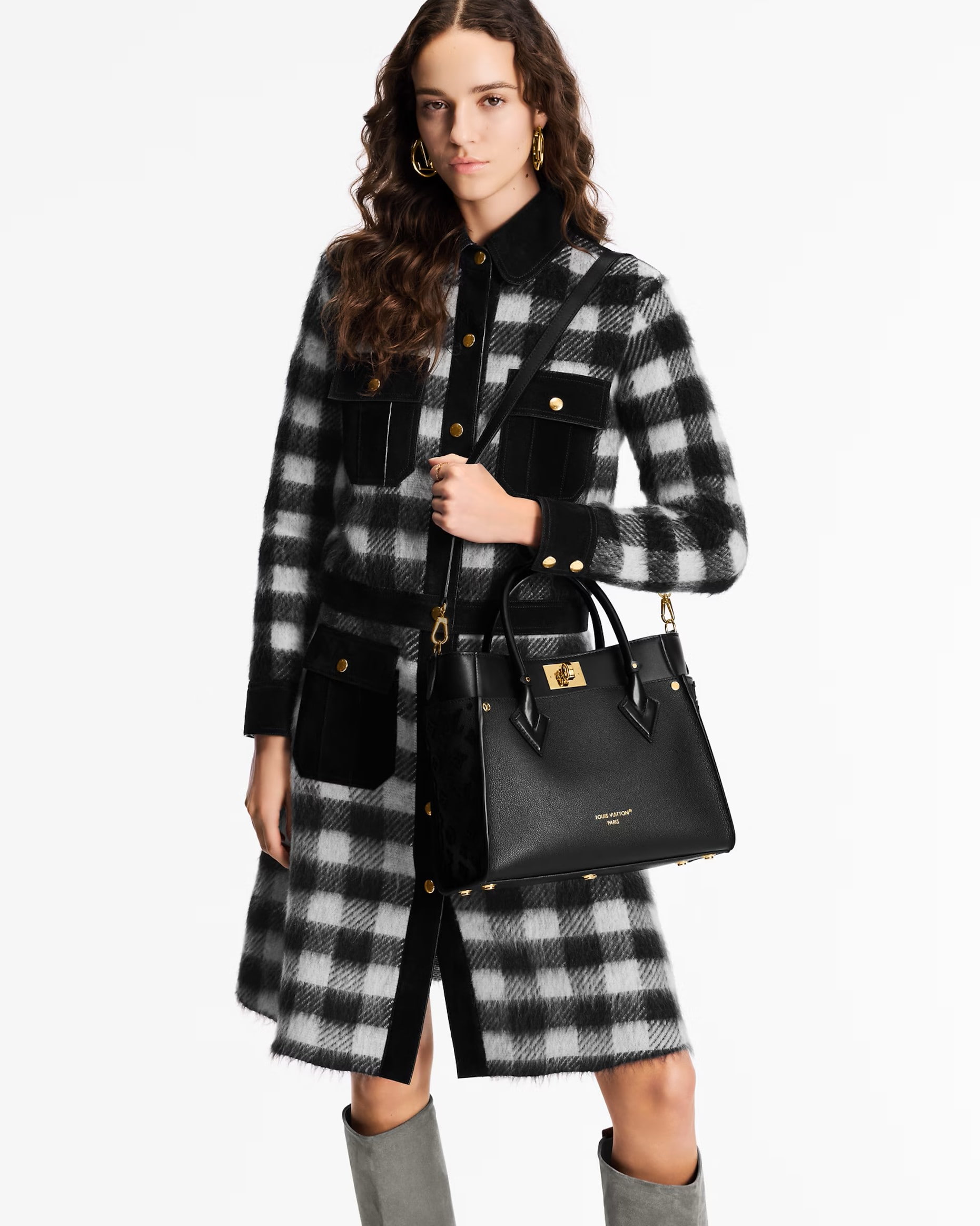Túi Louis Vuitton On My Side MM Black 5