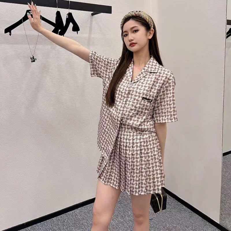 Set áo váy xếp ly Miu Miu 2
