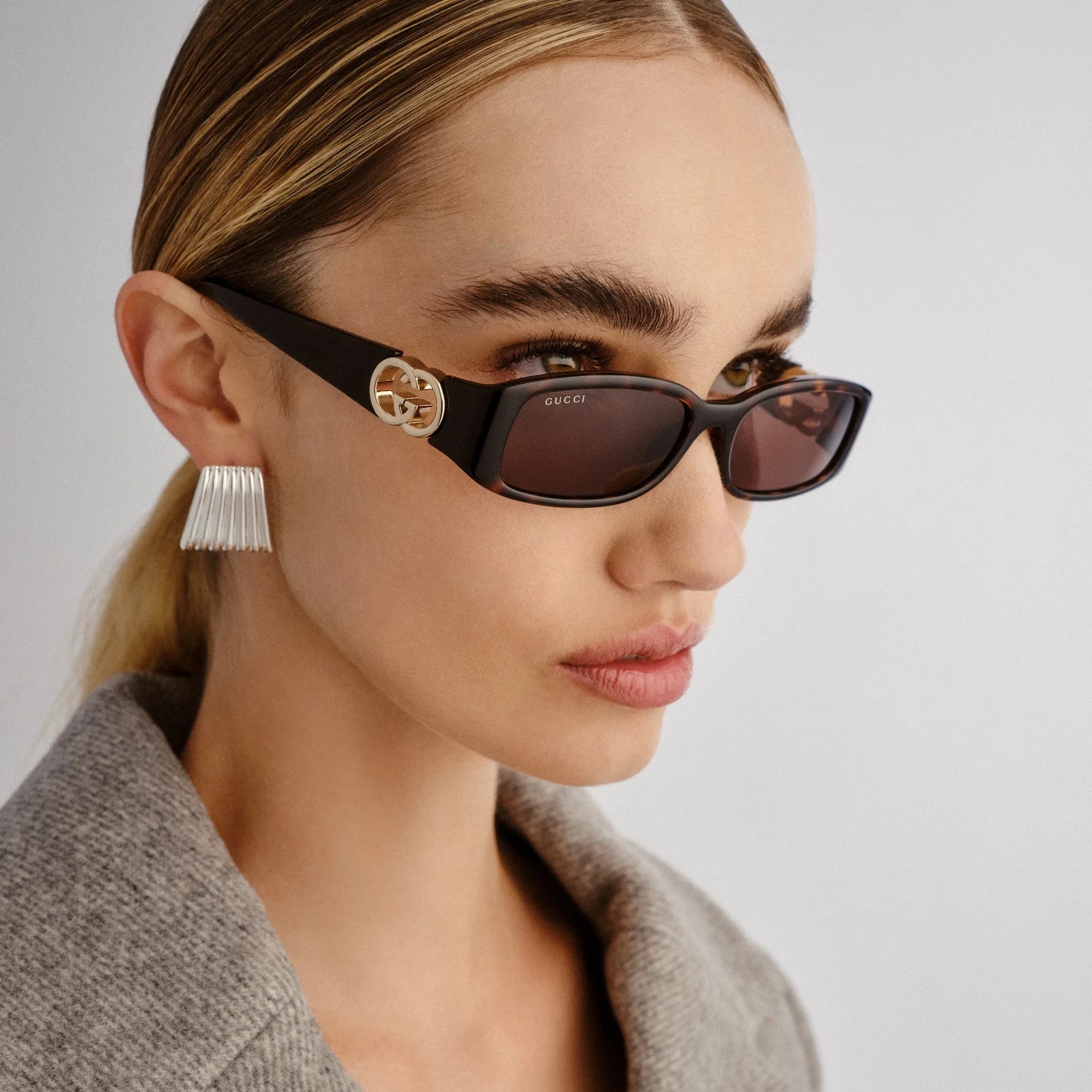 Mắt kính Gucci Rectangular Frame Sunglasses Dark Tortoiseshell GG1661S 1