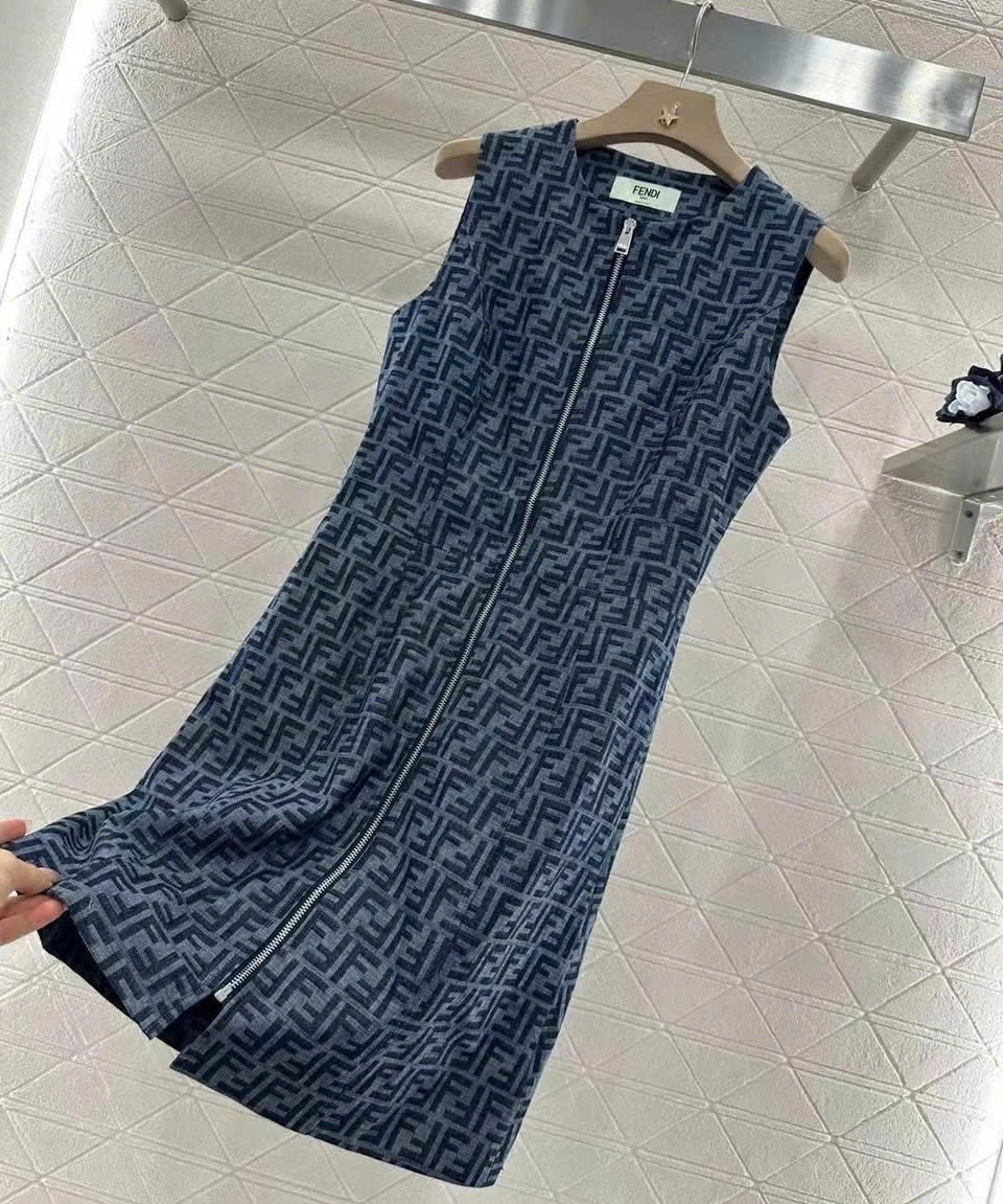 Áo đầm xanh sát nách nữ Fendi 11