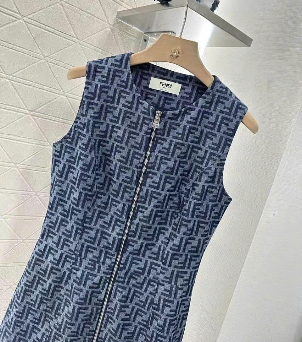 Áo đầm xanh sát nách nữ Fendi 14