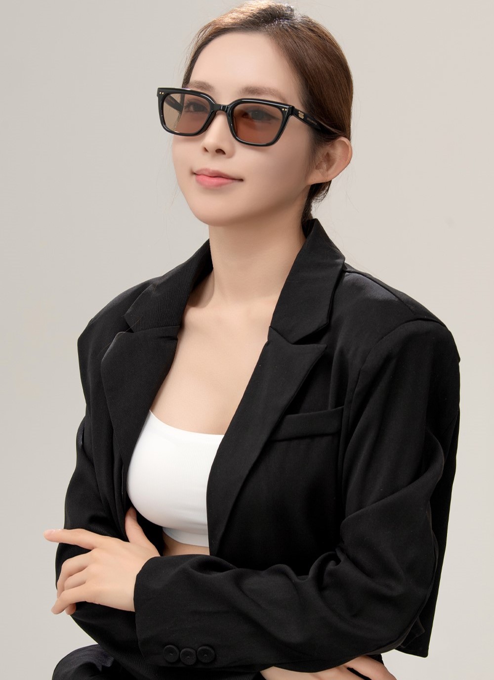 Mắt Kính Gentle Monster Breezebe 01(BR) Brown Lenses Black Acetate Frame 6
