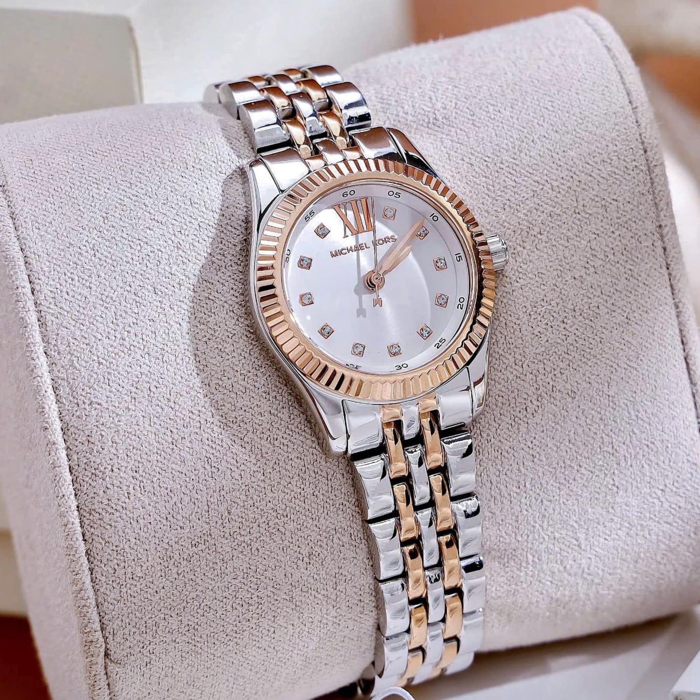 Đồng hồ MK nữ Michael Kors Lexington Pavé Two-Tone Watch and Slider Bracelet Gift Set MK4817 10
